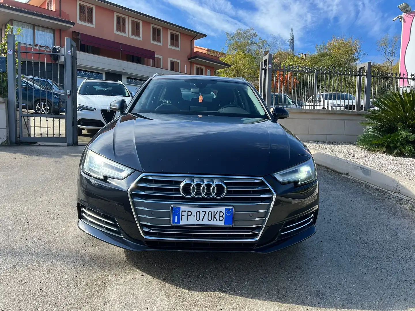 Audi A4 2.0 TDI Avant 40 150cv *AUTOCARRO 5 POSTI* Bleu - 2