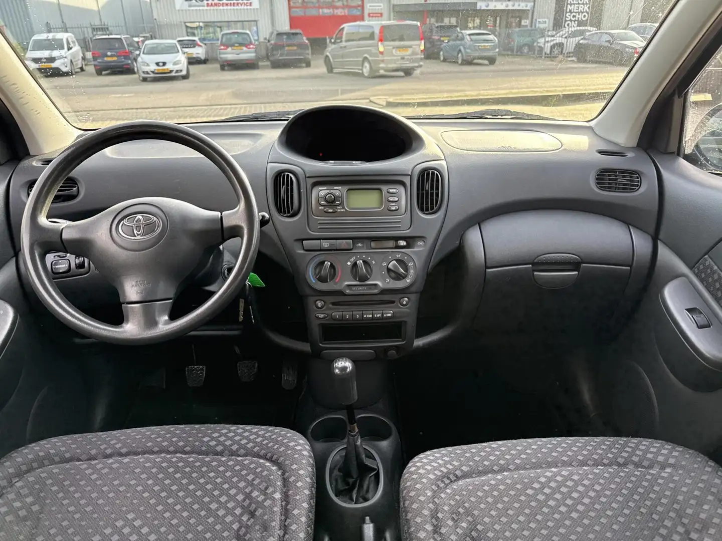Toyota Yaris Verso 1.3 VVT-i Terra Negro - 2