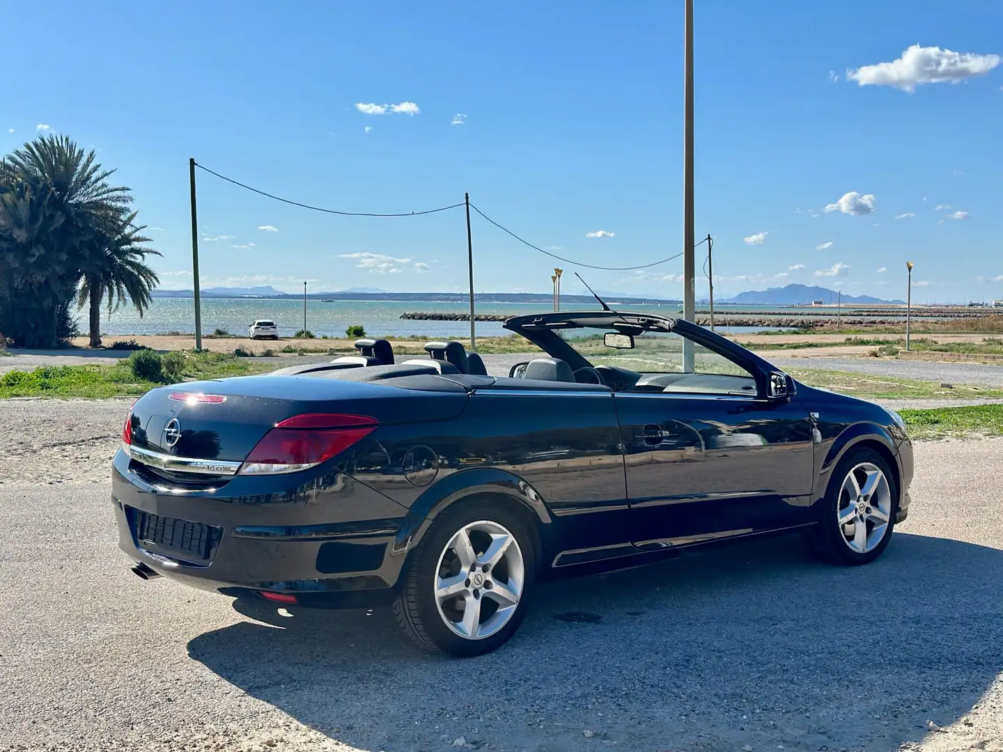 Opel Astra Twin Top 1.9 CDTI Cosmo - 2