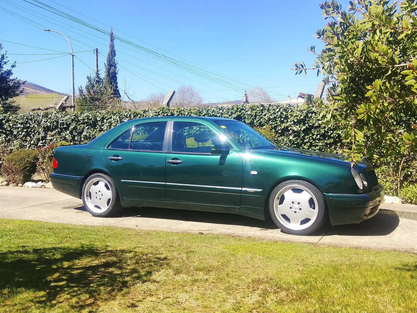 Mercedes-Benz E 50 AMG E 50 Grün - 1