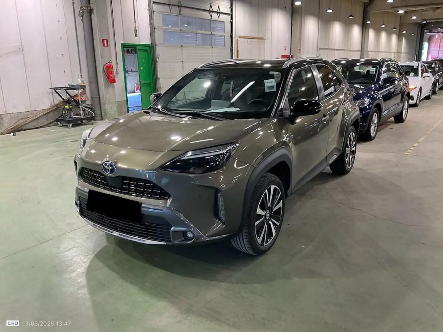 Toyota Yaris Cross YARIS CROSS 1.5 VVT-IE HEV PREMIERE CVT Brons - 2