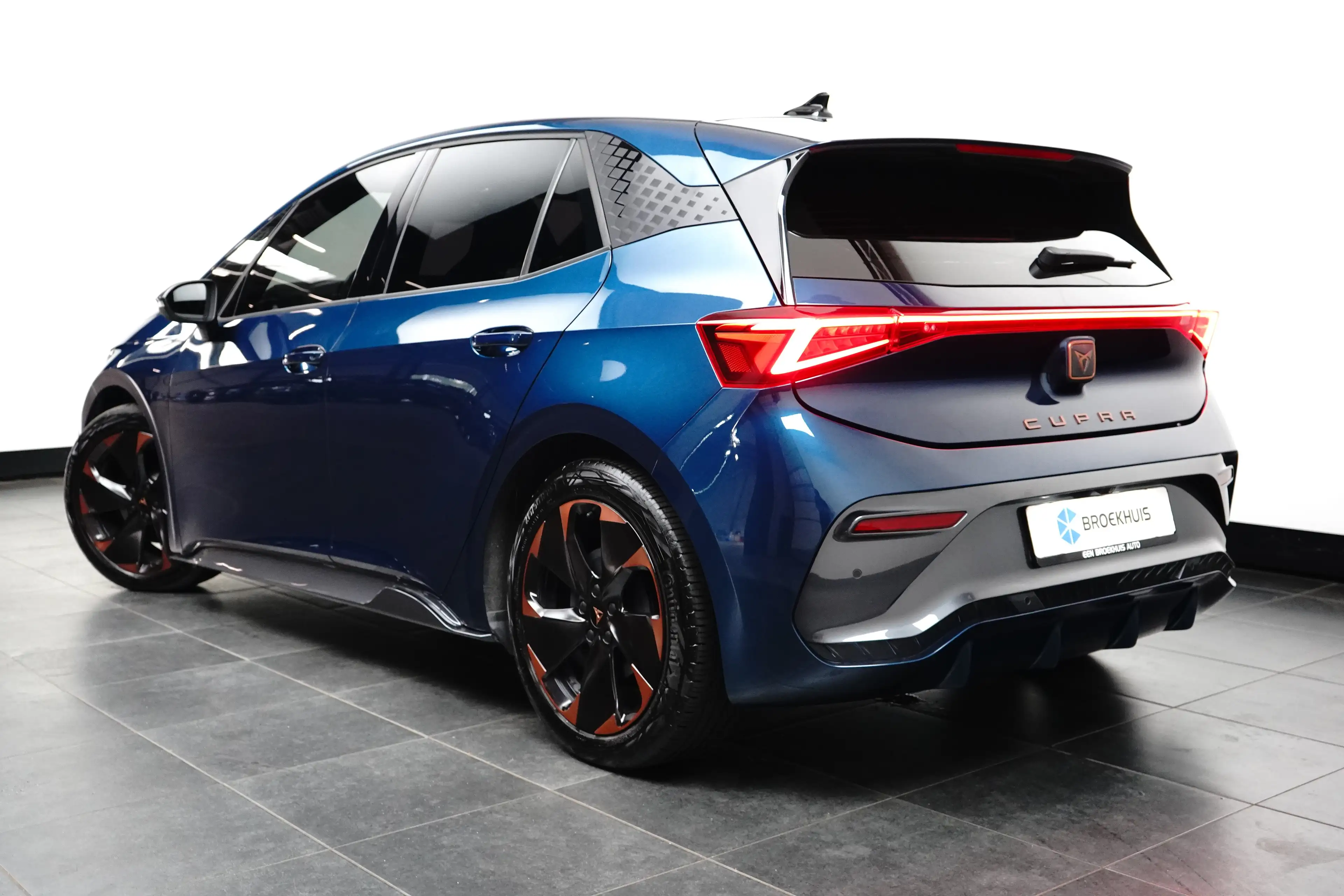 CUPRA Born Copper 62 kWh 204 pk | Achteruitrijcamera | Apple — photo 5