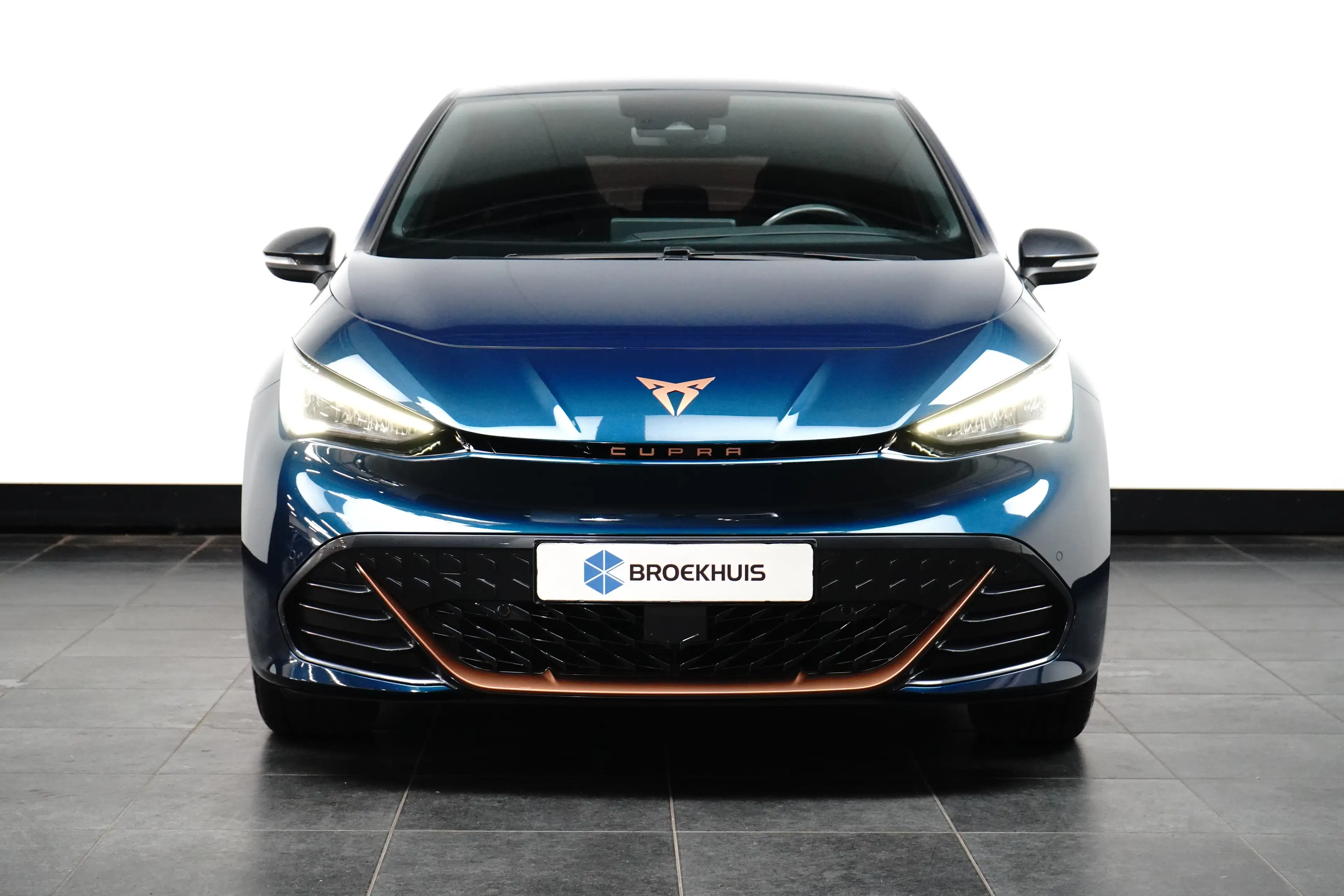 CUPRA Born Copper 62 kWh 204 pk | Achteruitrijcamera | Apple — photo 2