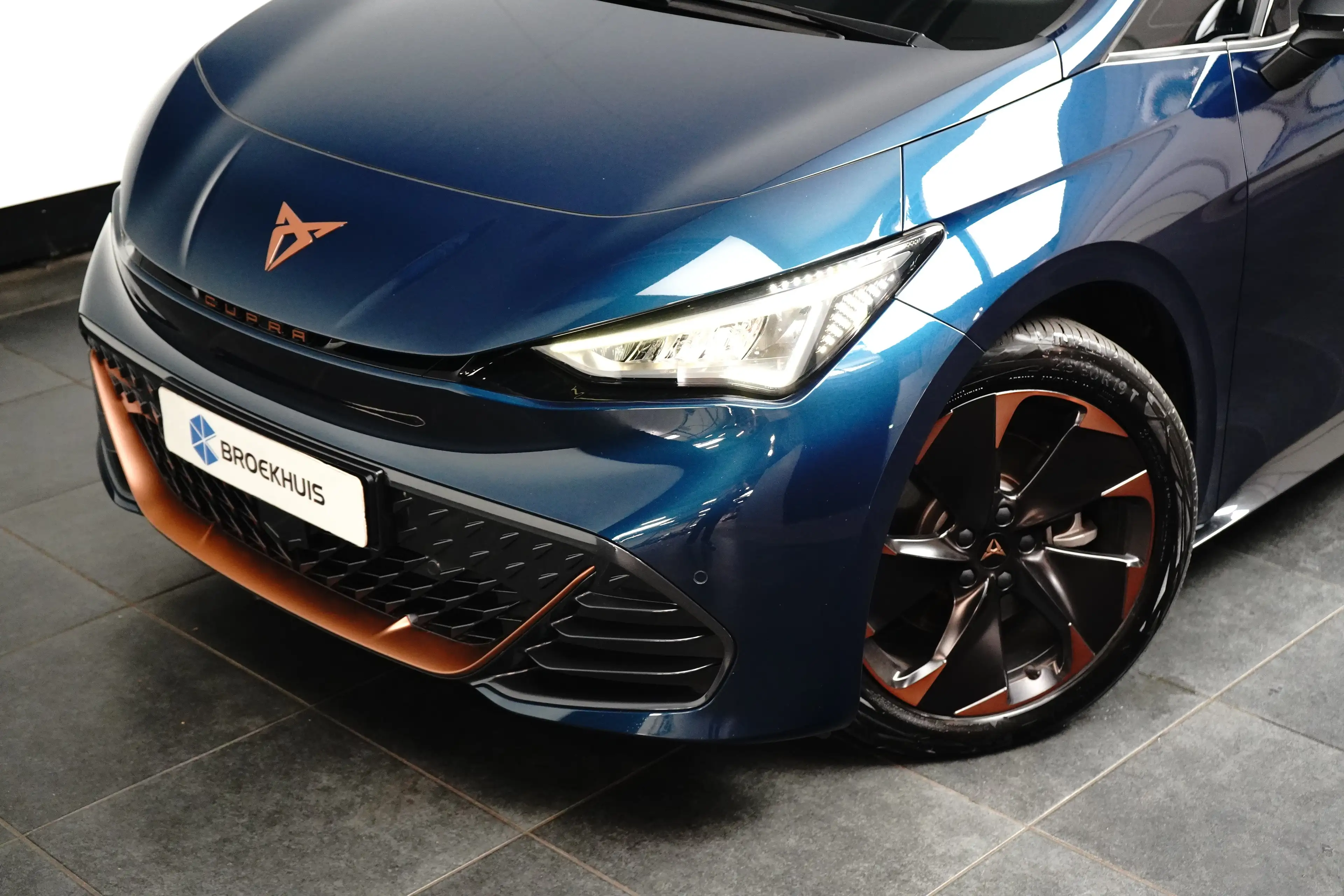 CUPRA Born Copper 62 kWh 204 pk | Achteruitrijcamera | Apple — photo 15