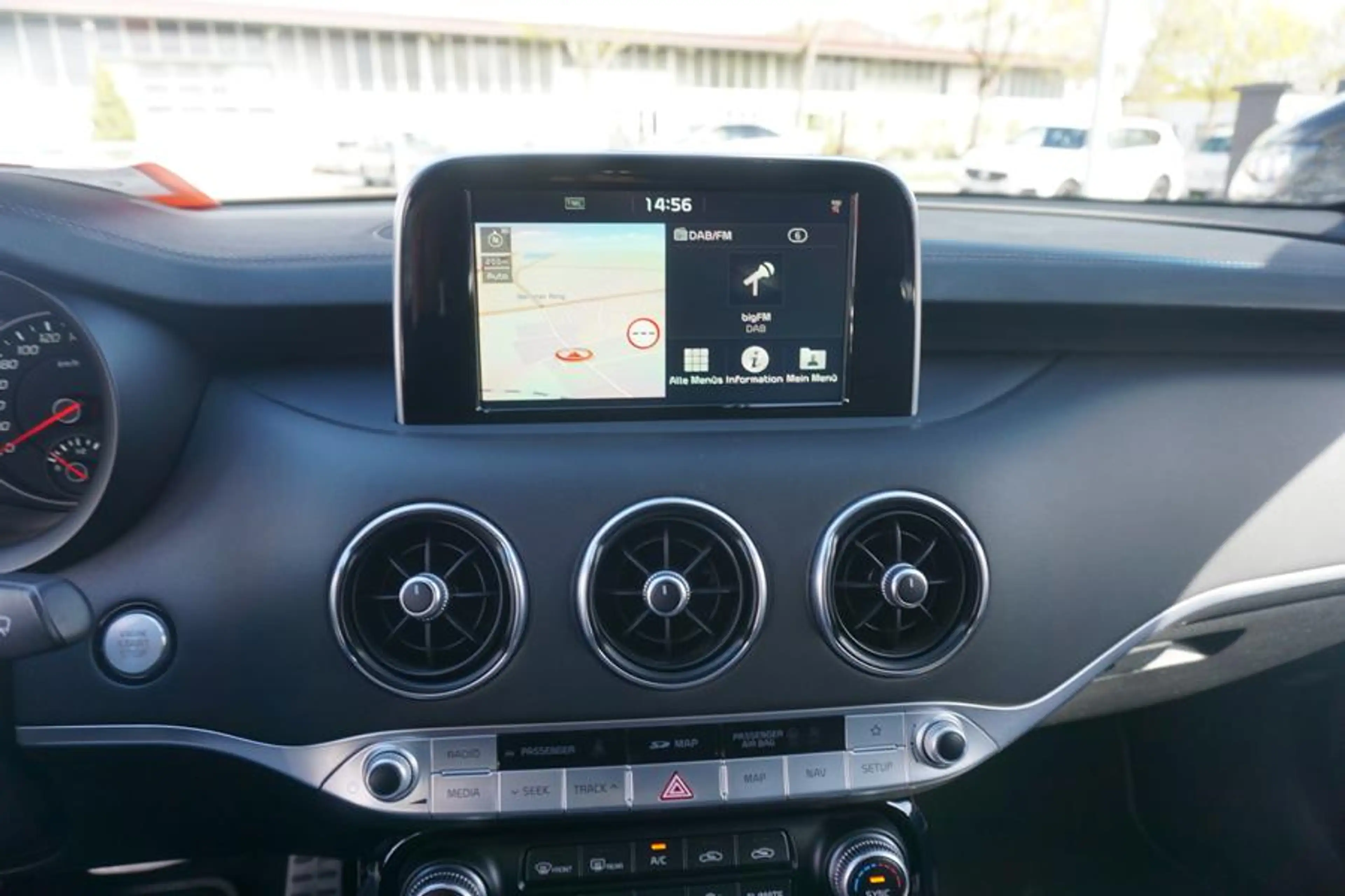 Kia Stinger GT-Line 2WD — photo 9