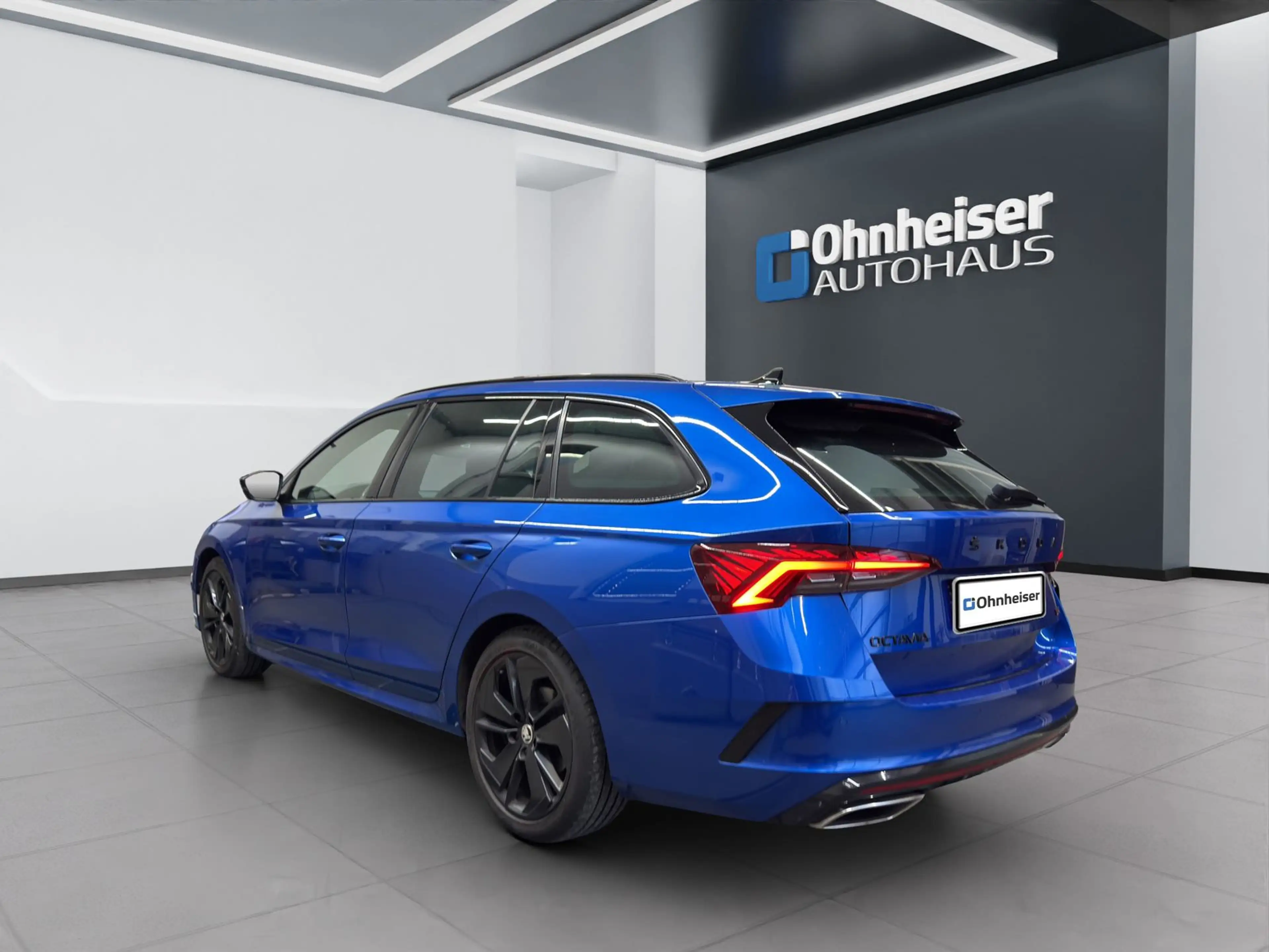 Skoda Octavia 2.0 TDI DSG RS HuD*NAVI*SHZ*DAB+ — photo 3