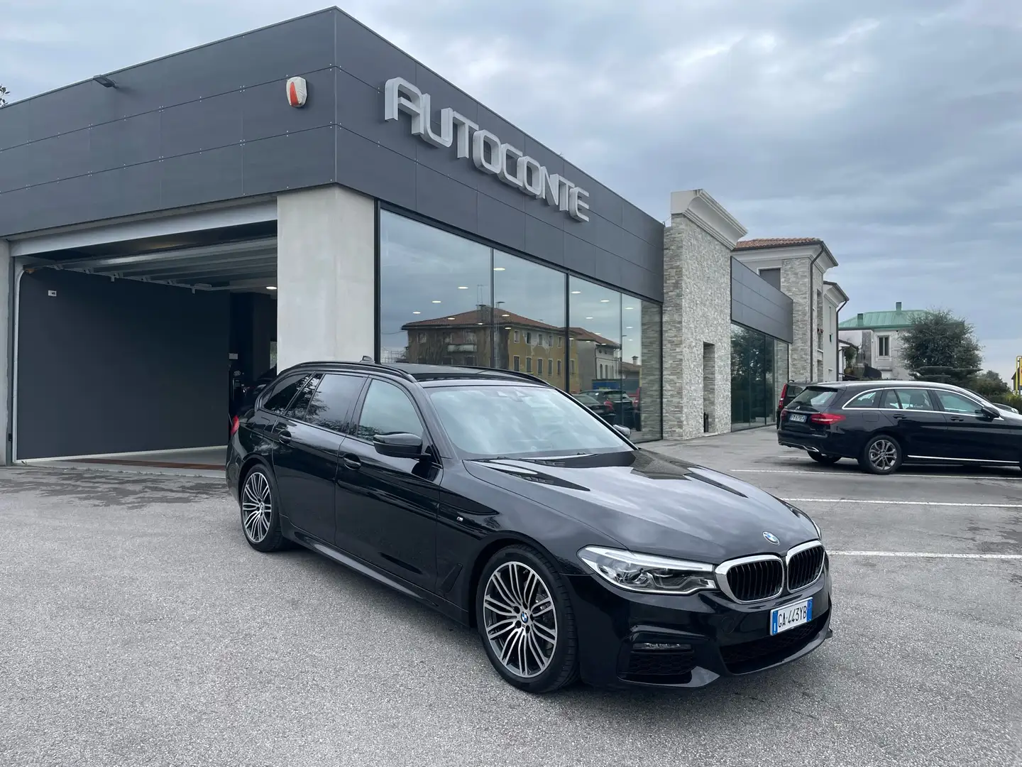 BMW 520 520d Touring mhev 48V xdrive Msport auto Schwarz - 1