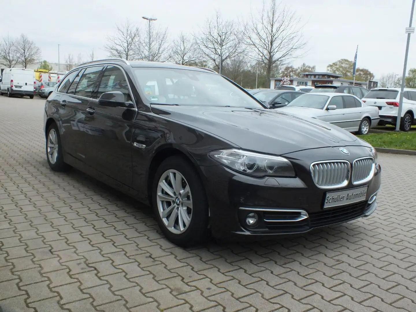 BMW 520 iA F11 Touring LEDER/PANOR/NAVI/XENON/STANDH Braun - 2