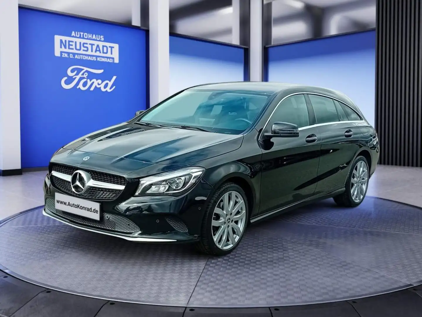 Mercedes-Benz CLA 200 Shooting Brake d Siyah - 1