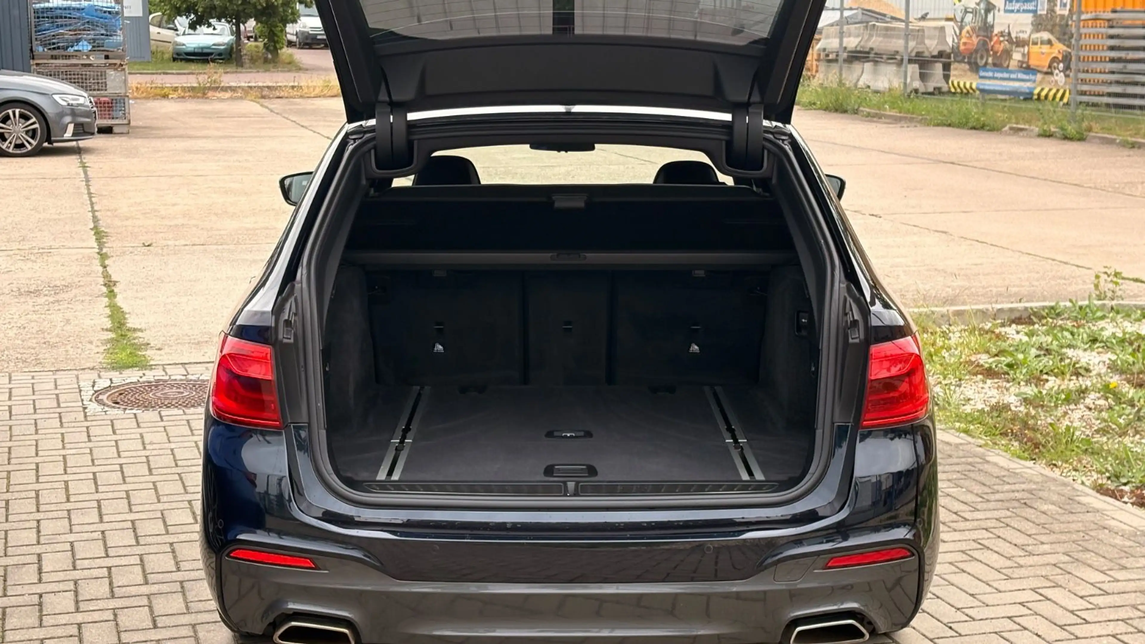 BMW 540 i Touring xDrive M Sport B&W Massage 360° — photo 9