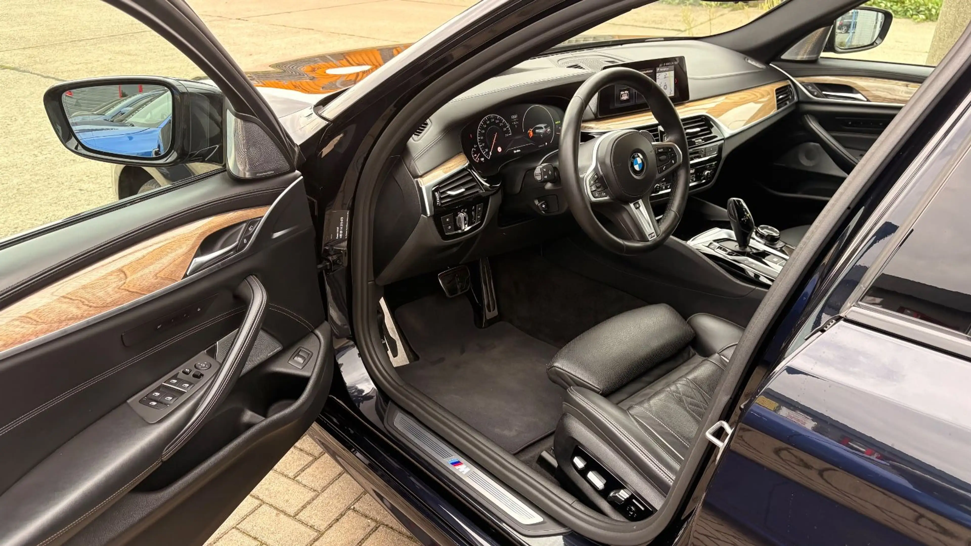 BMW 540 i Touring xDrive M Sport B&W Massage 360° — photo 11