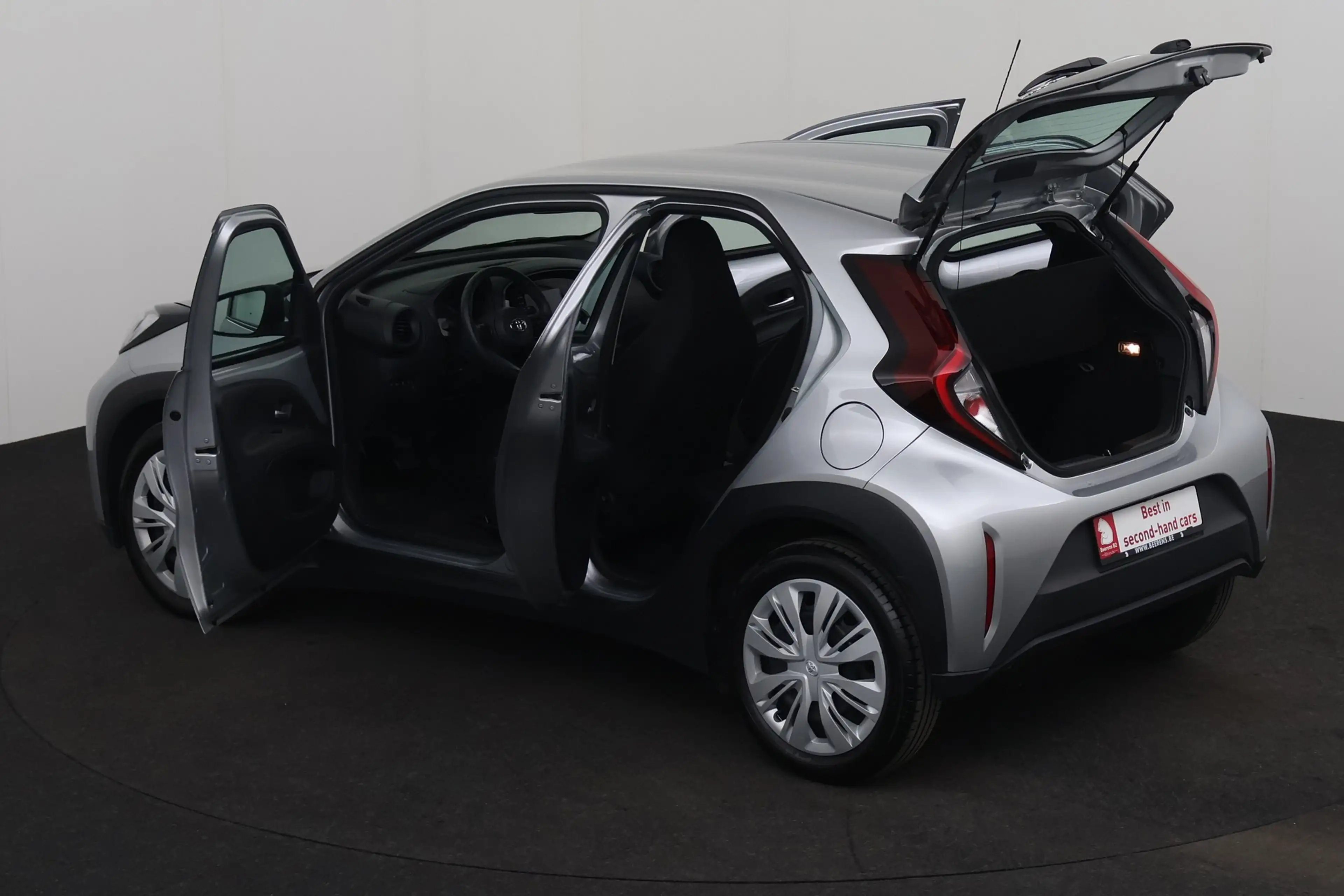 Toyota Aygo X 1.0i X-PLAY CVT CVT + A/T + CAMERA + CRUISE + AIR — photo 8