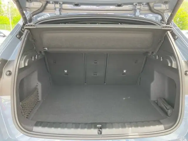 BMW X1 sDrive18d U11 B47 Ansicht 13