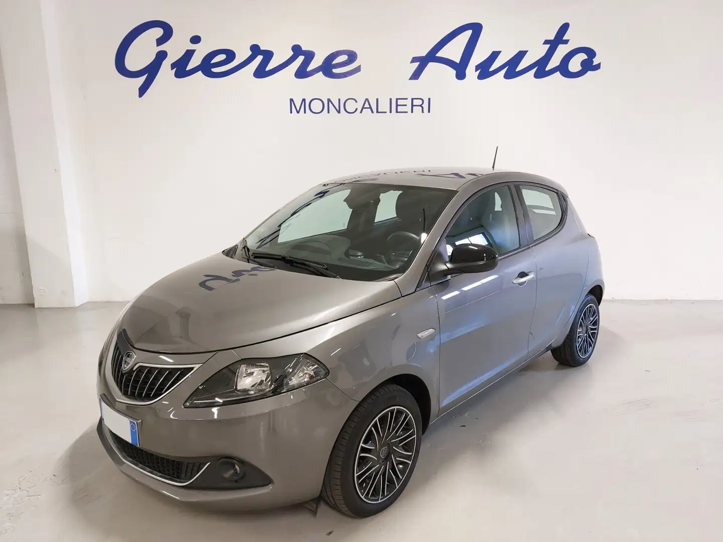 Lancia Ypsilon Ypsilon 1.0 FireFly 5 porte S&S Hybrid Gold Grigio - 1