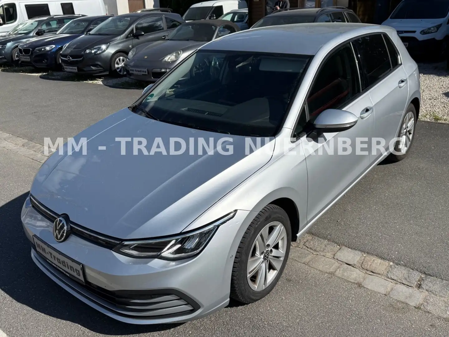 Volkswagen Golf VIII LIM-AUTOM-NAVI-ALU-VIRTUAL-STANDH-LED Plateado - 1