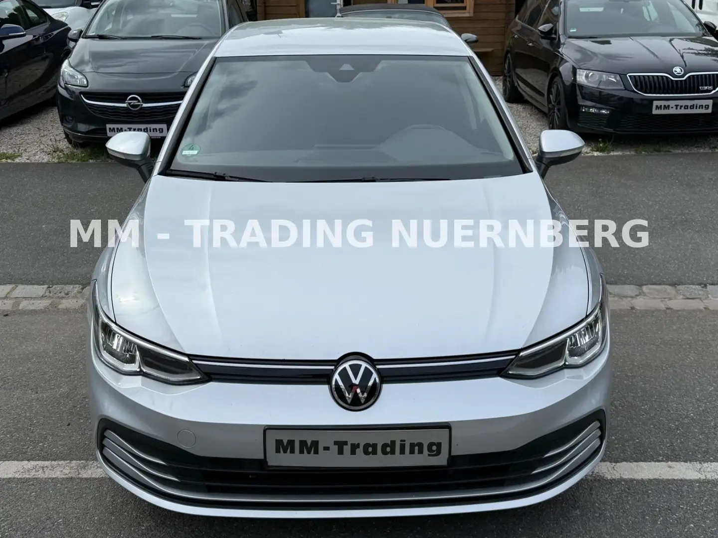 Volkswagen Golf VIII LIM-AUTOM-NAVI-ALU-VIRTUAL-STANDH-LED Plateado - 2