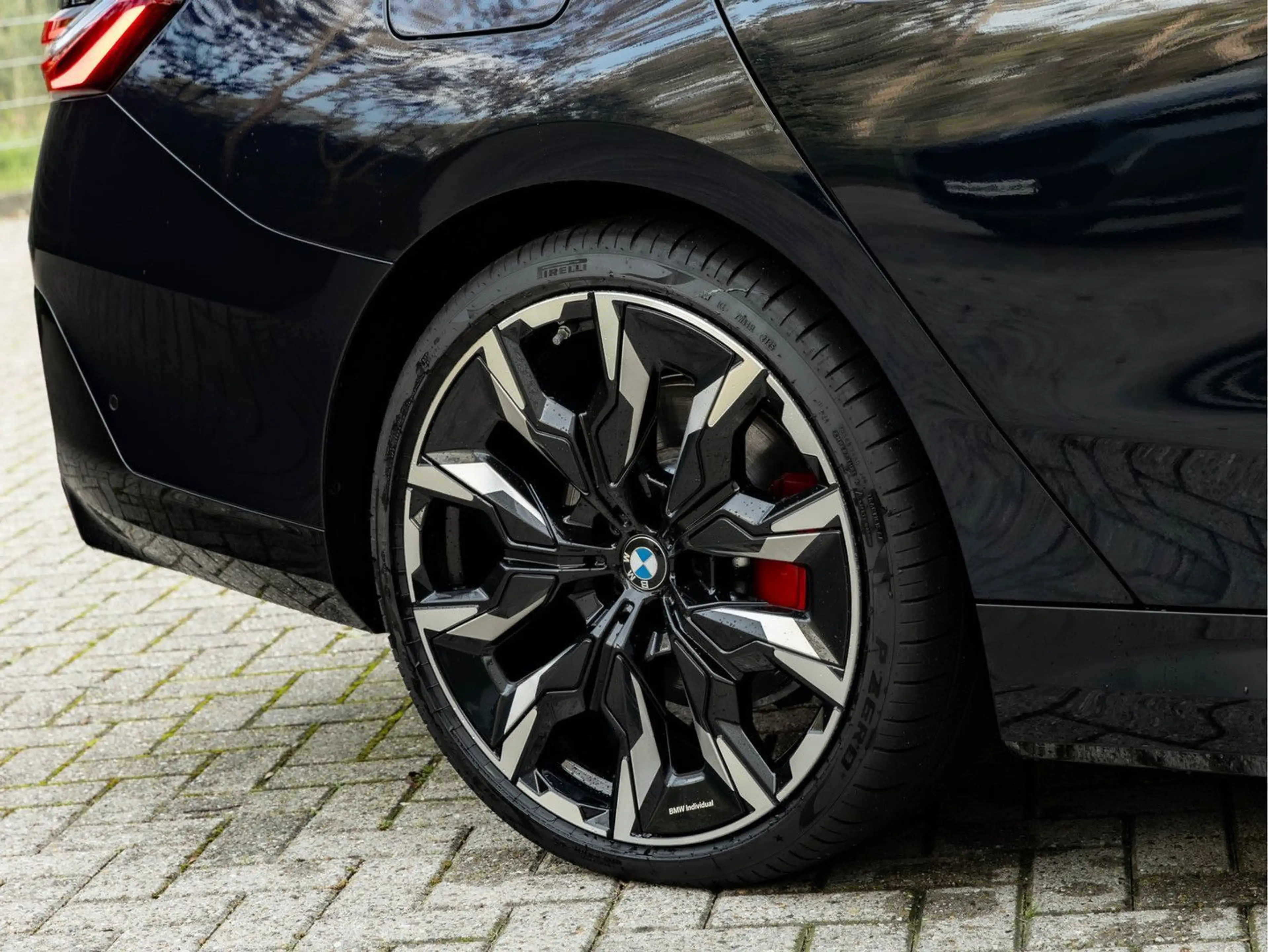 BMW i5 Touring xDrive40 M-Sport Pro - Full-Option - — photo 15