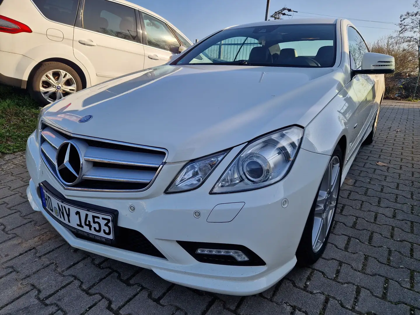 Mercedes-Benz E 200 E 200 CGI BlueEfficiency (207.348) Weiß - 1
