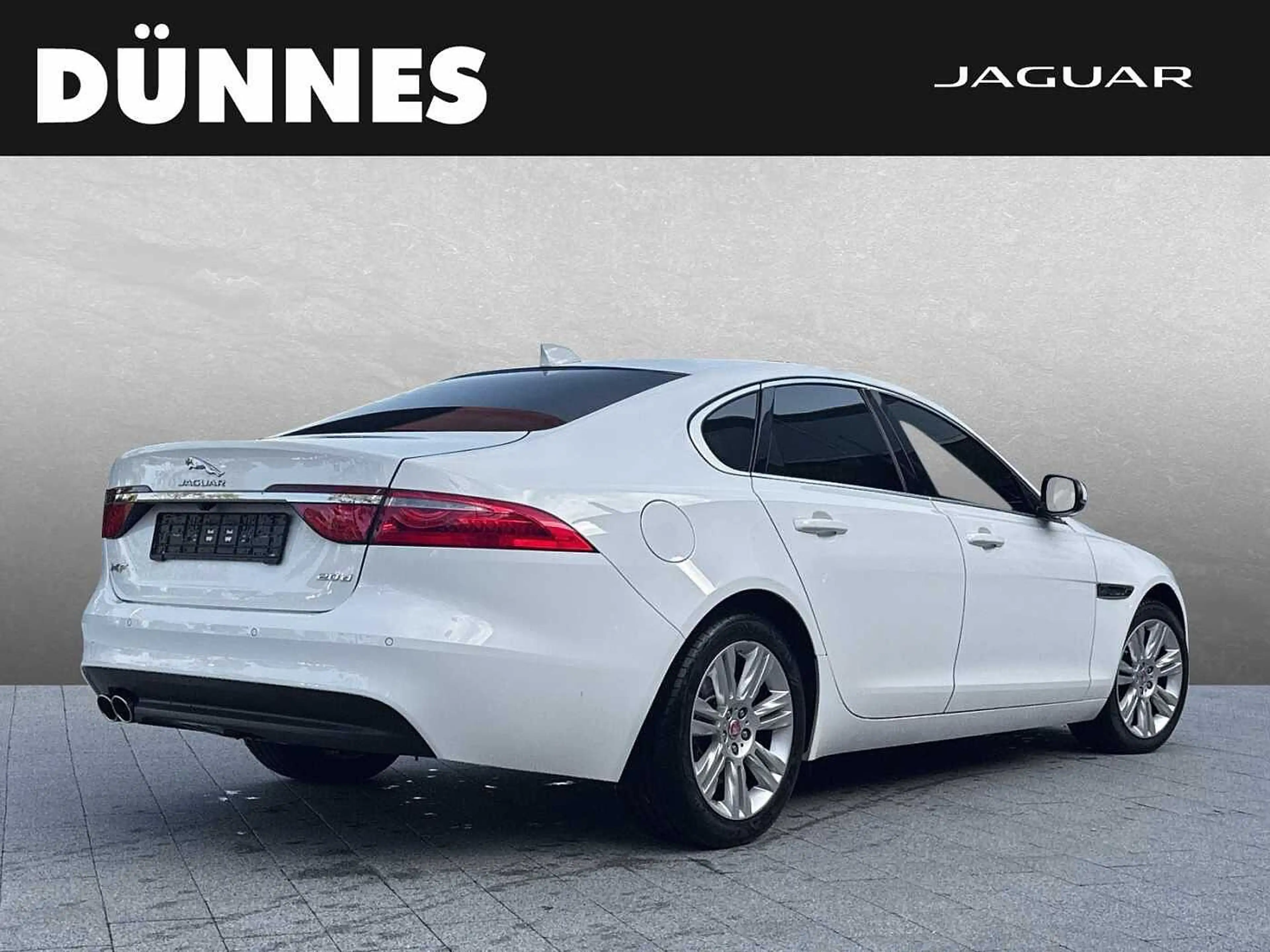 Jaguar XF 20d Prestige Automatik — photo 2