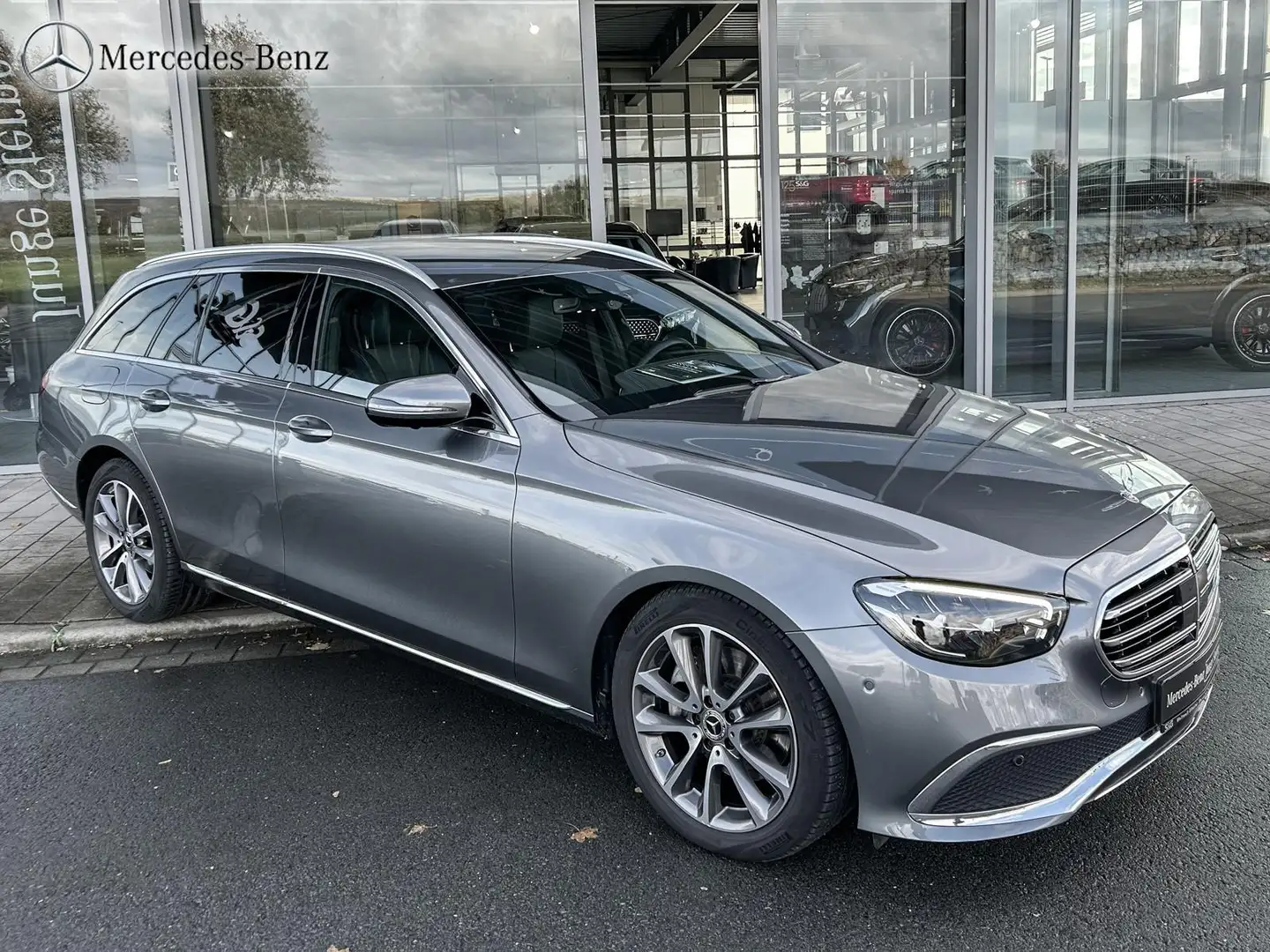 Mercedes-Benz E 220 d T AVANTGARDE LED+HUD+360°+AHK Grigio - 2