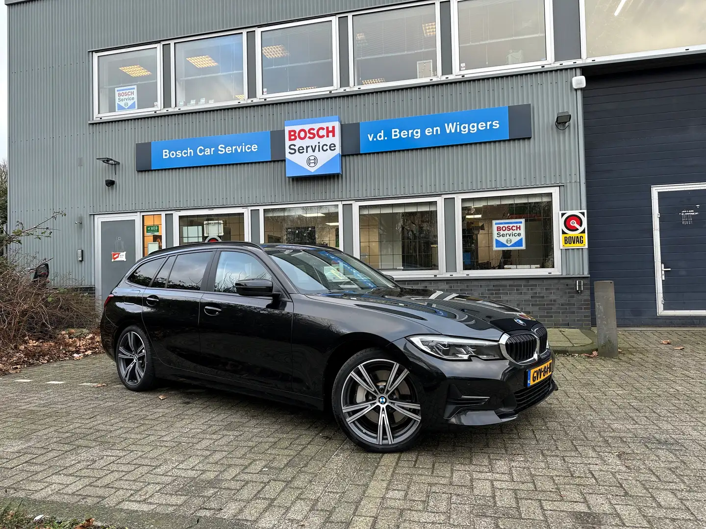 BMW 330 330e XDrive High Executive Touring Negro - 1