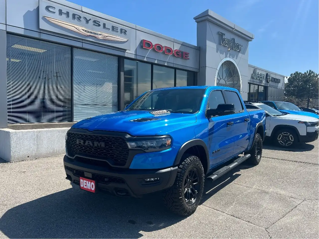 RAM 1500 снимка RAM 1500