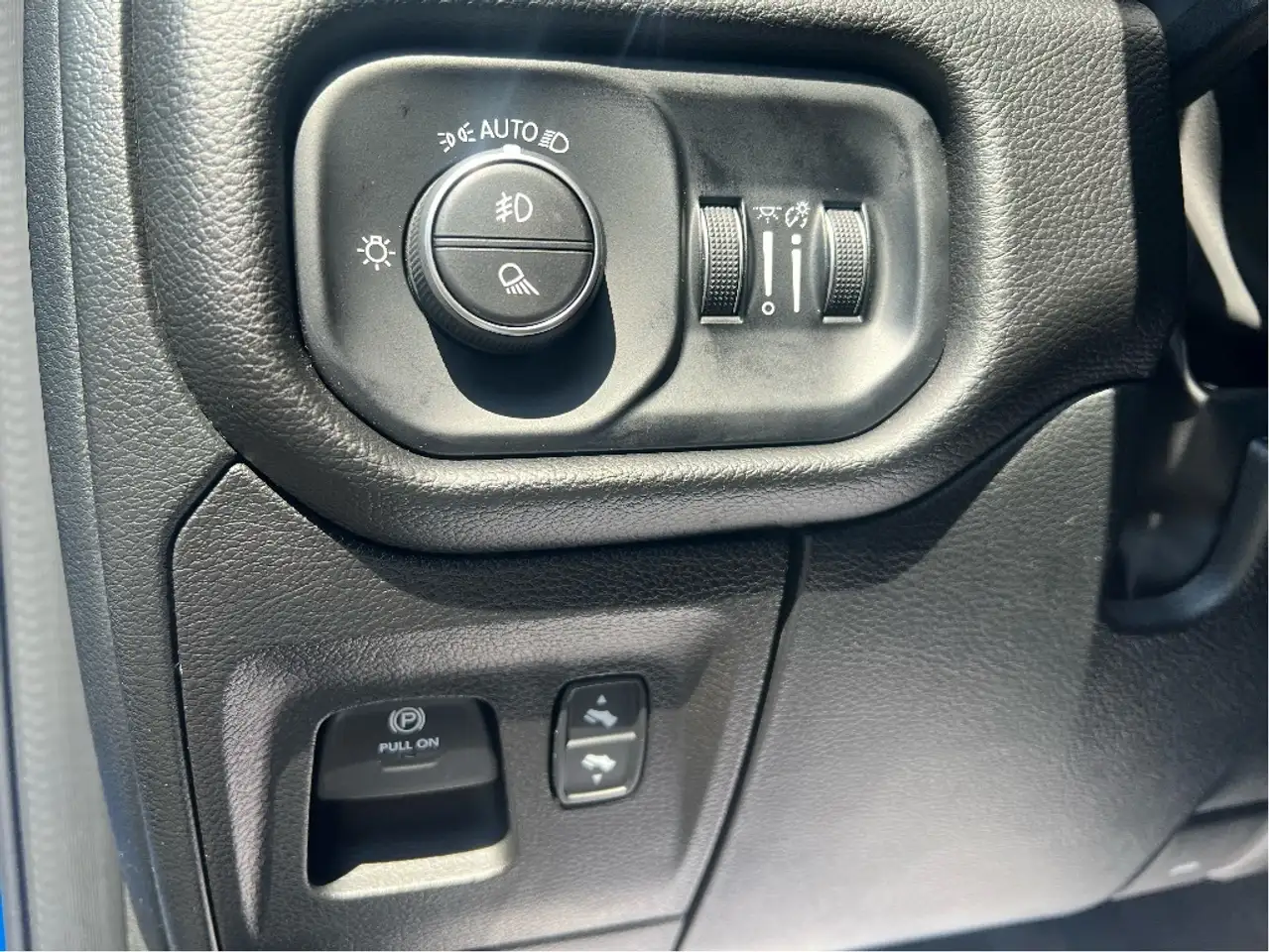 RAM 1500 снимка RAM 1500