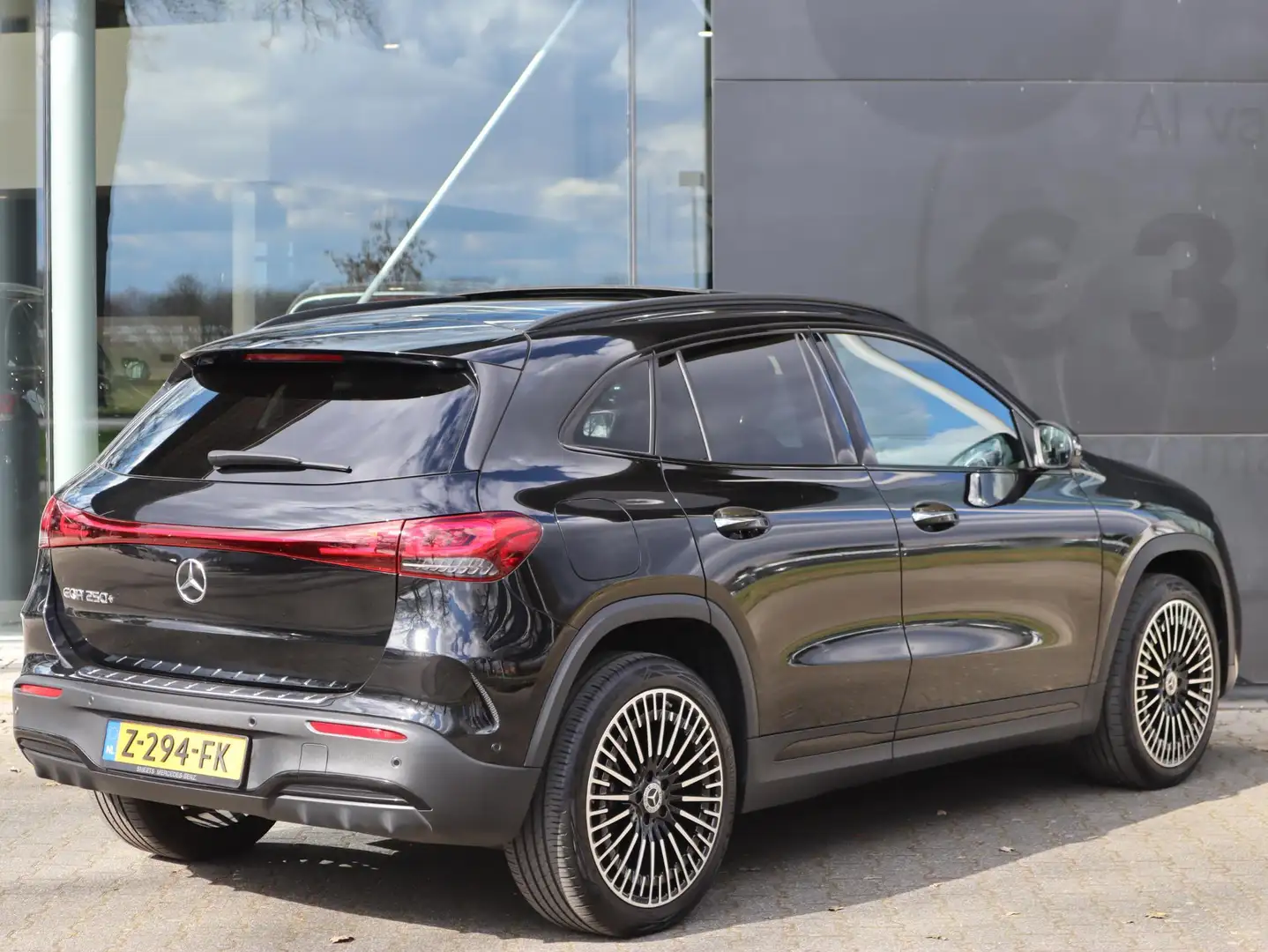 Mercedes-Benz EQA 250 250+ Sport Edition | Panoramadak | Memory Seats | Negro - 2