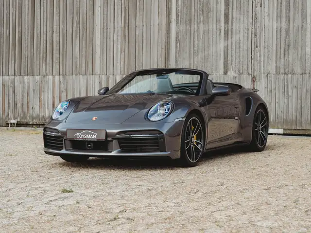 Porsche 911 view 2