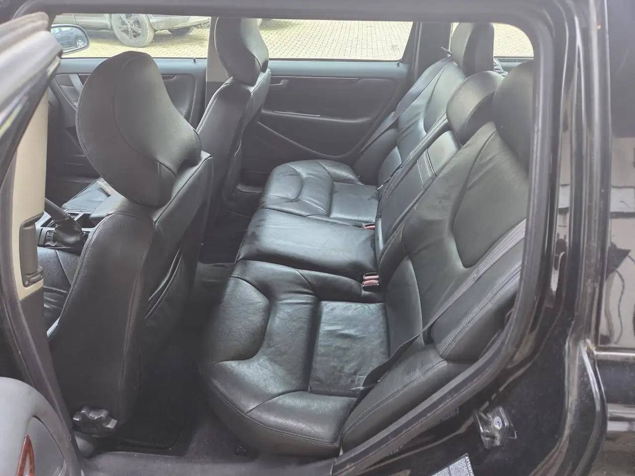 Volvo V70 2.4, foto 6