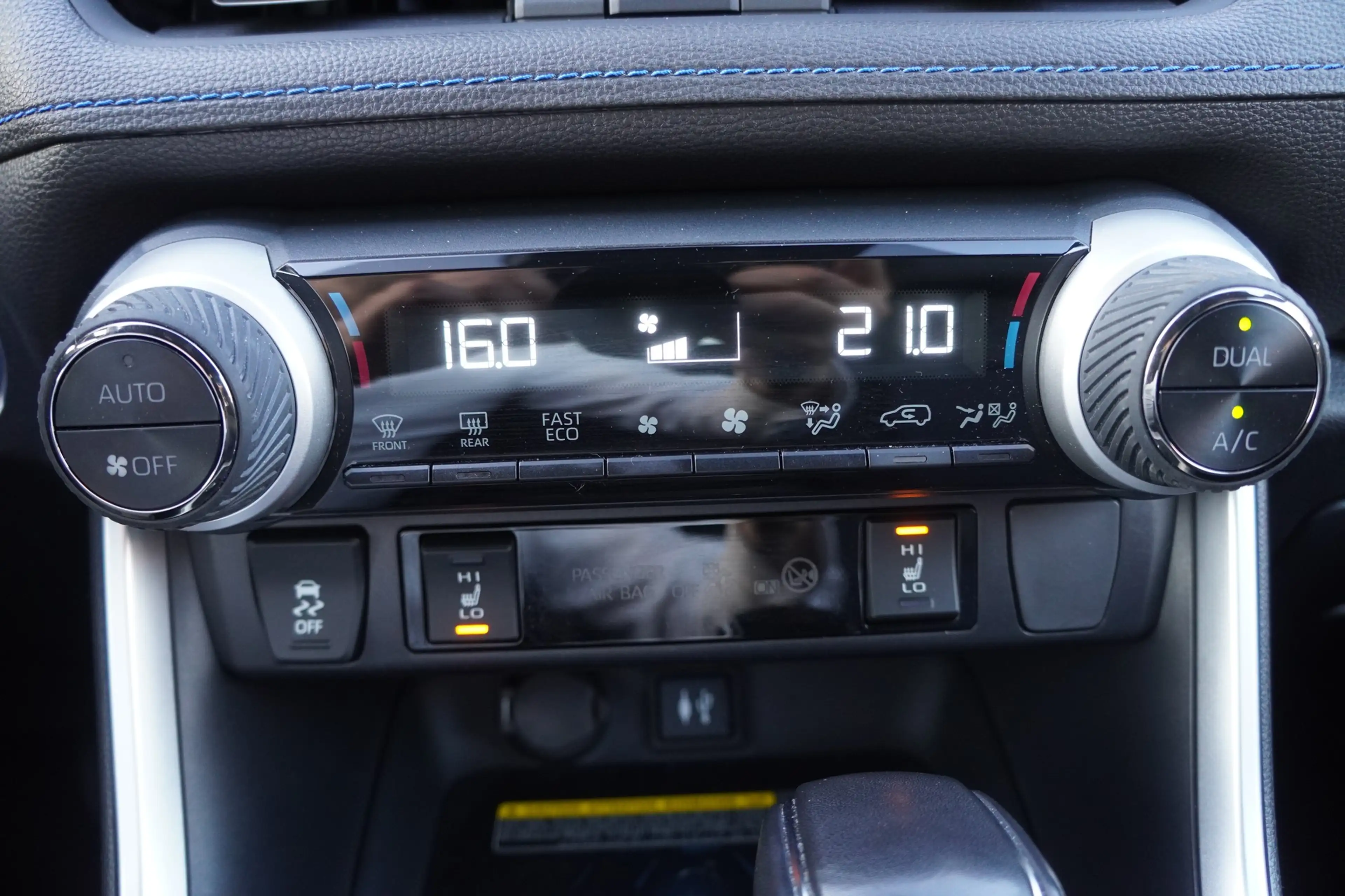 Toyota RAV 4 RAV4 2.5 Hybrid 4x4 Style Selection LED Navi AHK — photo 23