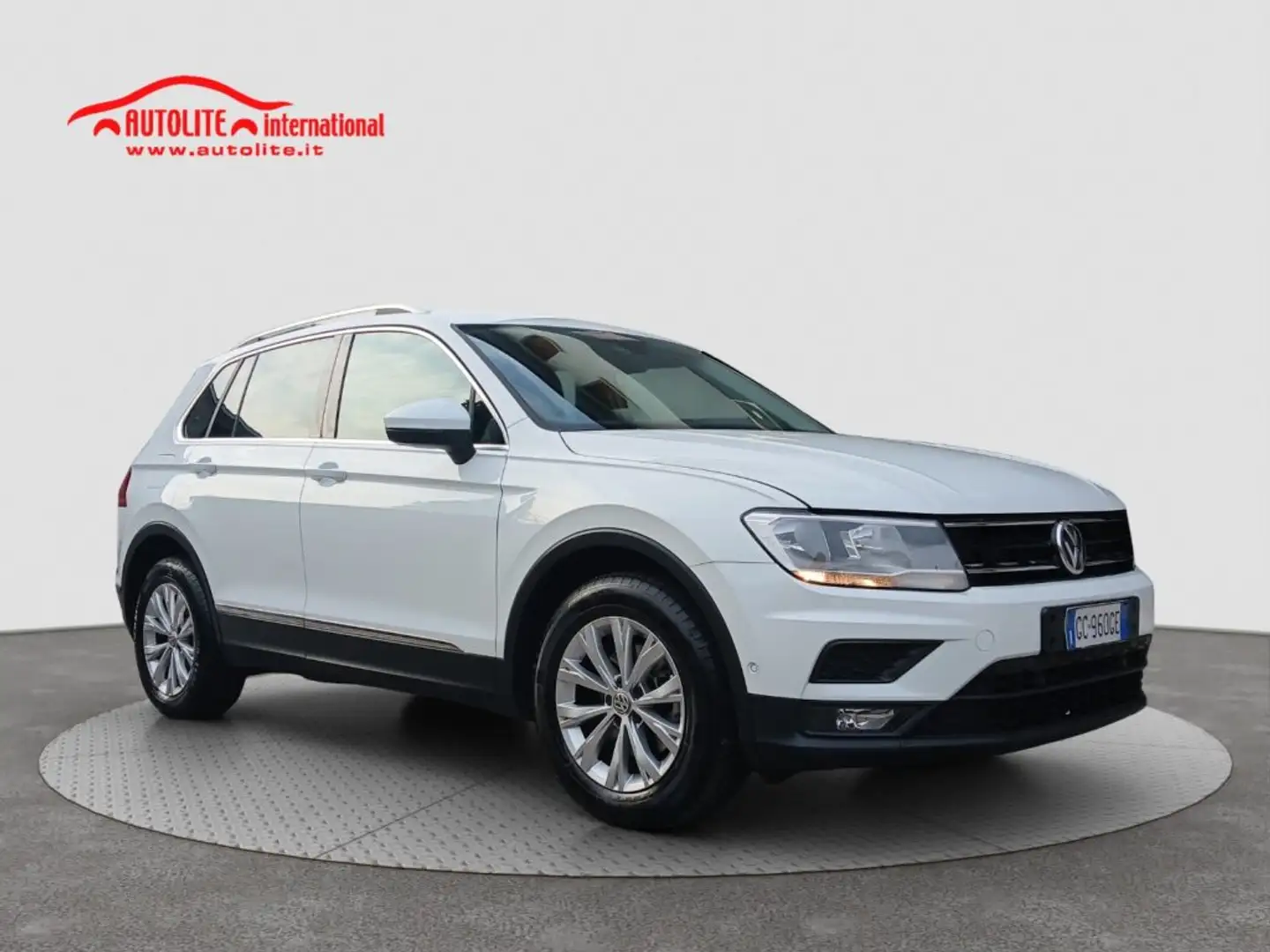 Volkswagen Tiguan 2.0 TDI SCR DSG Business BlueMotion Technology Blanc - 1