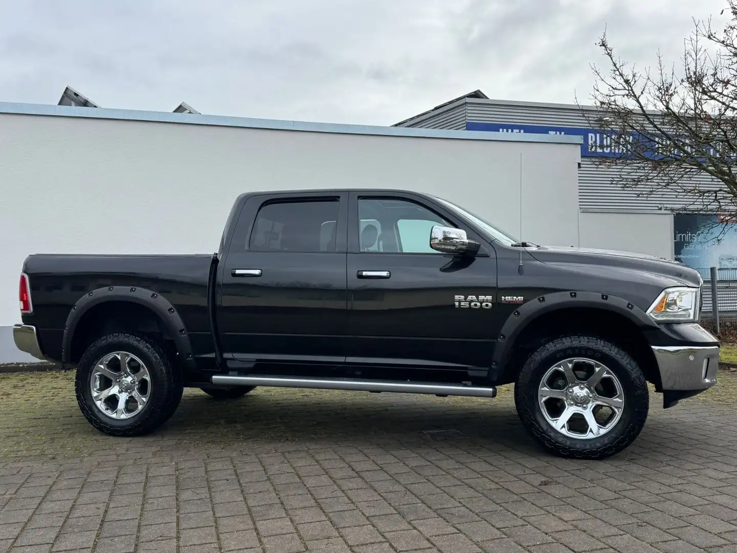 Dodge RAM 1500 DODGE RAM Laramie*4x4*1.Hand*LPG*Wenig KM* Negro - 2