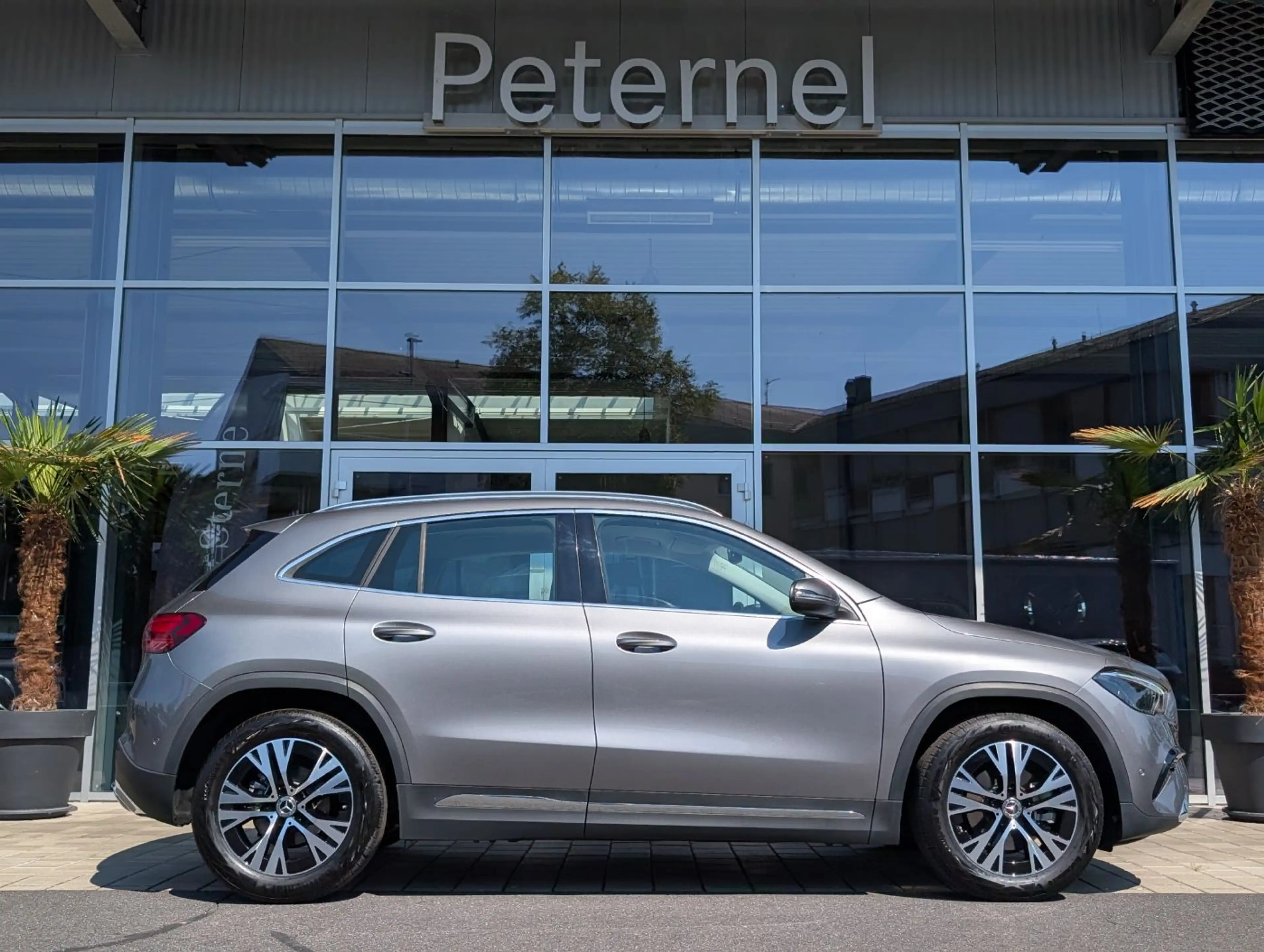 Mercedes-Benz GLA 180 d Progressive PTS Shz LED eHeck AHK RKam — photo 8