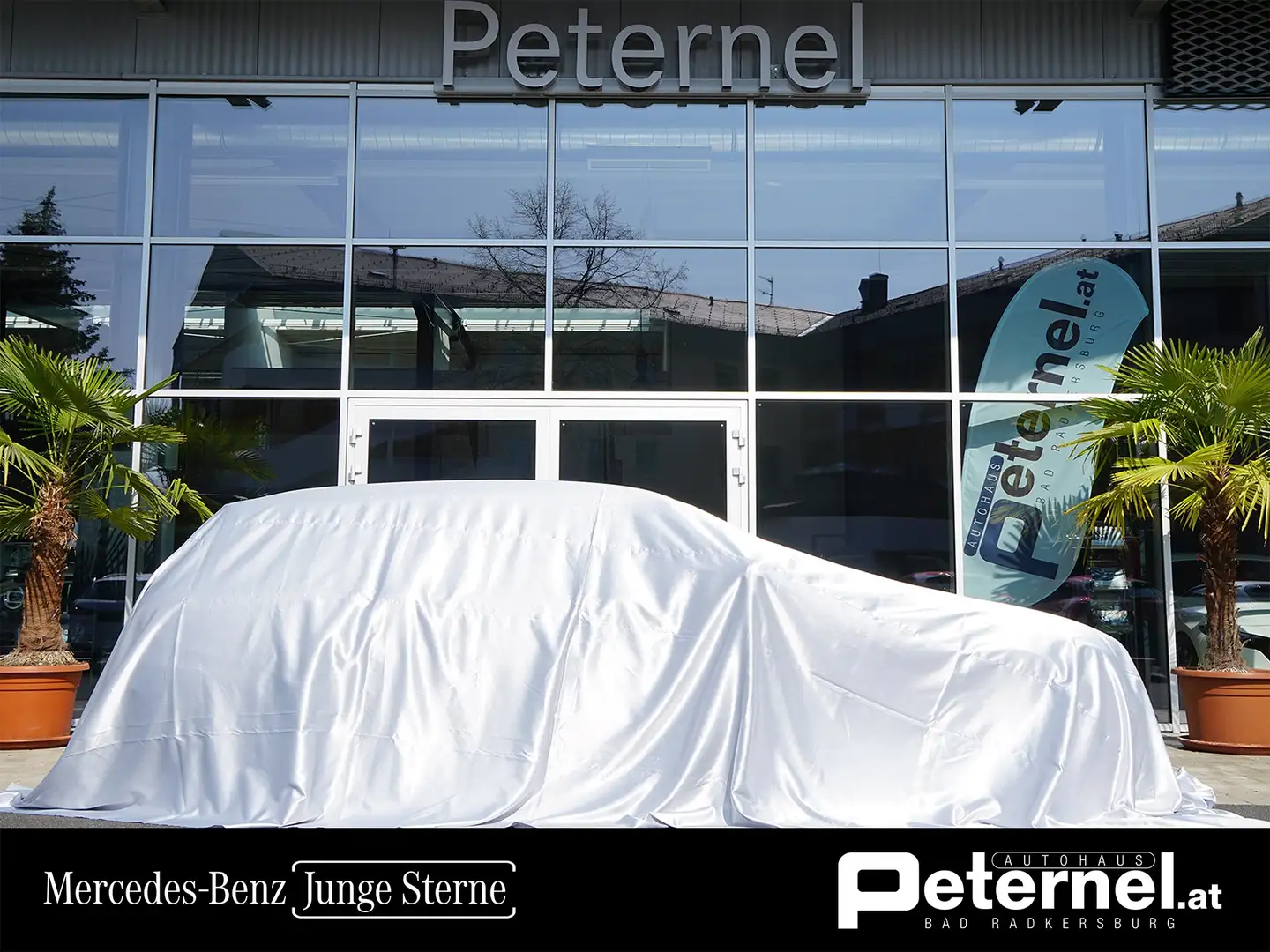 Mercedes-Benz GLA 180 d Progressive PTS Shz LED eHeck AHK RKam Grau - 1
