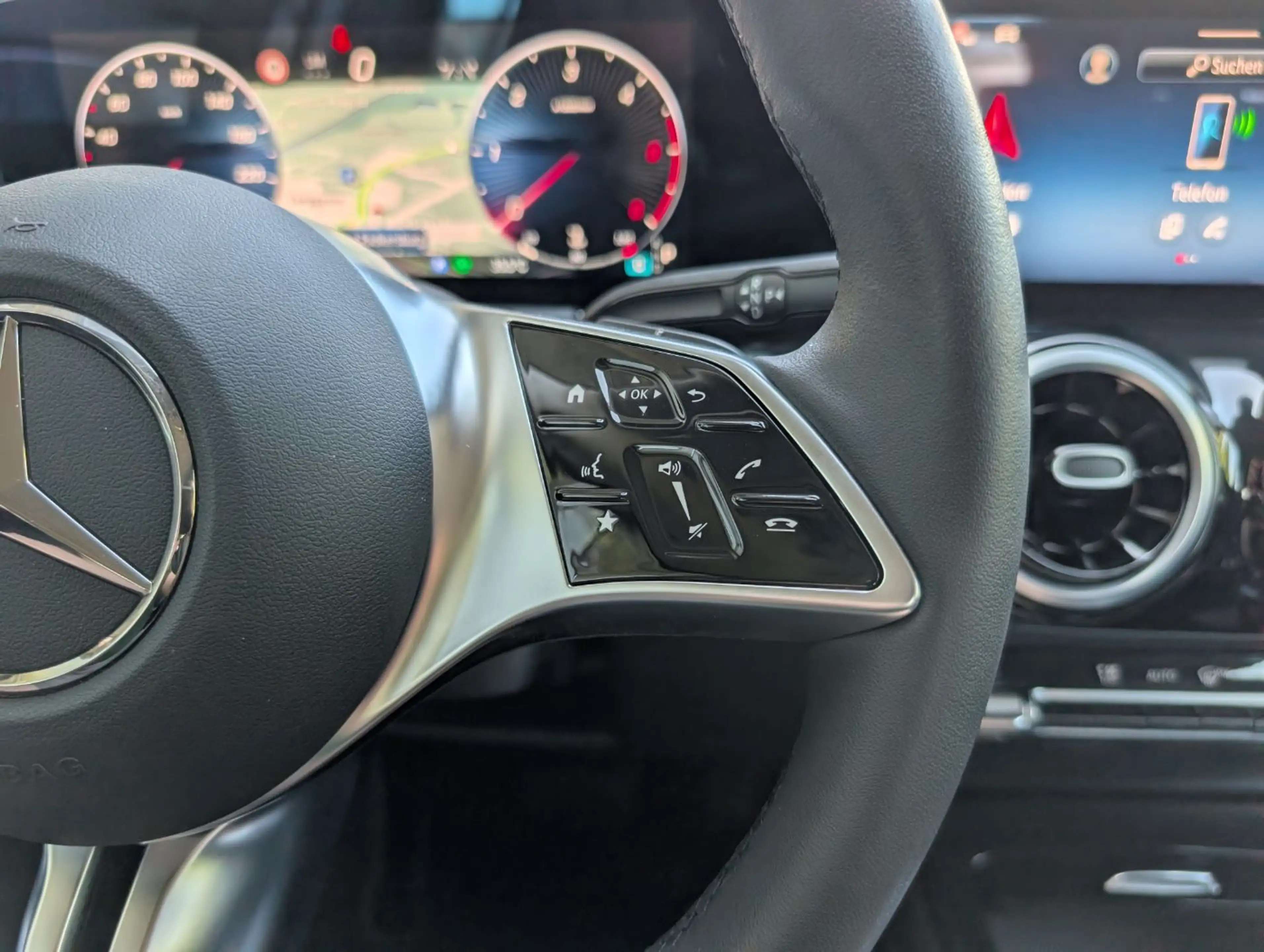 Mercedes-Benz GLA 180 d Progressive PTS Shz LED eHeck AHK RKam — photo 13