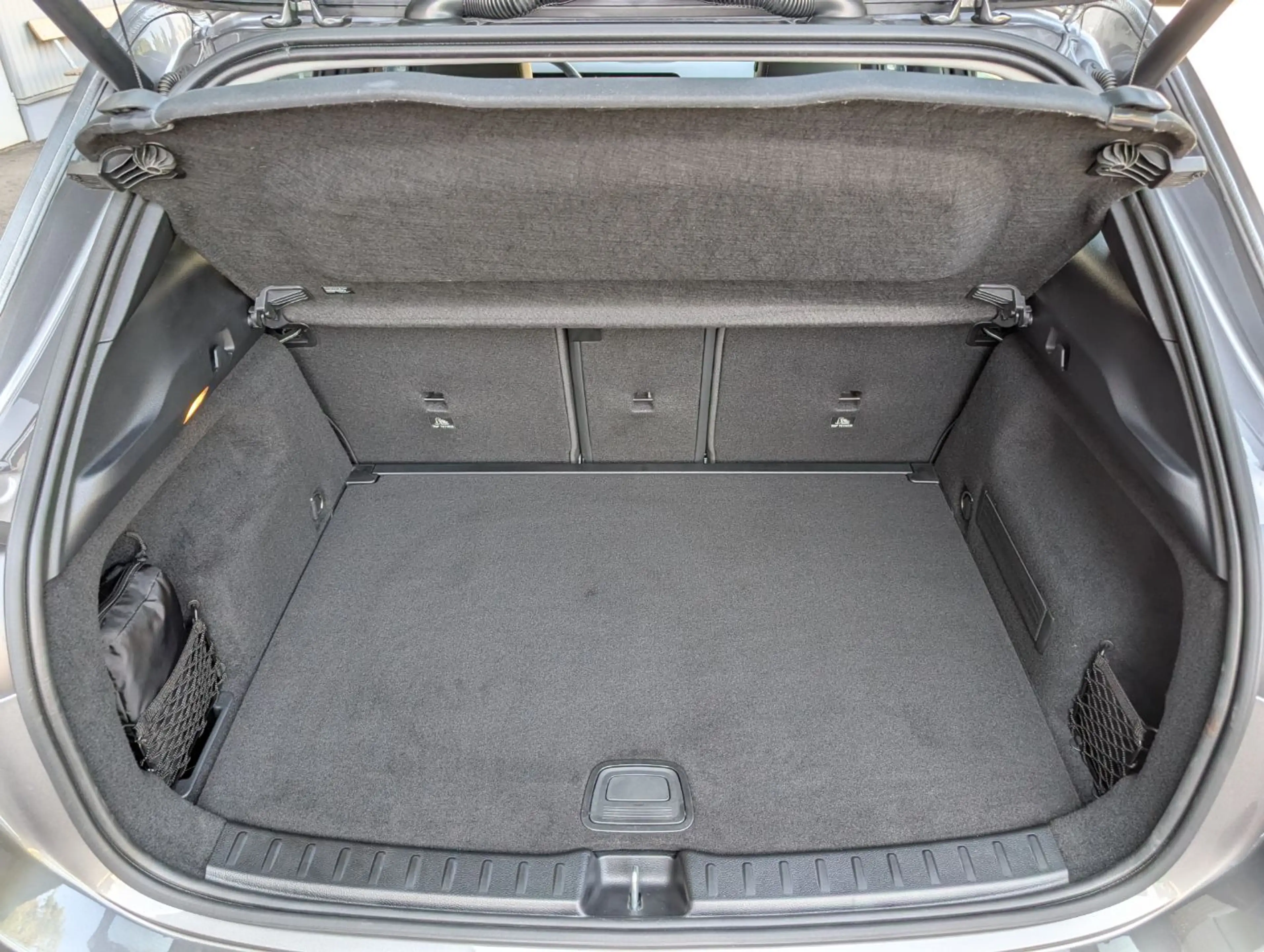 Mercedes-Benz GLA 180 d Progressive PTS Shz LED eHeck AHK RKam — photo 23