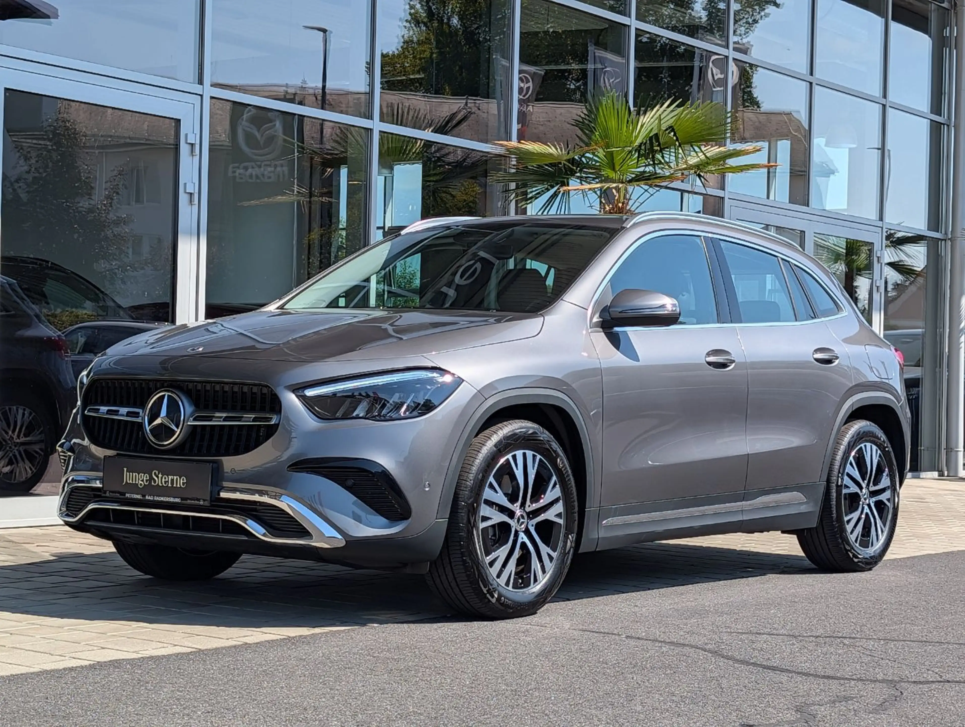 Mercedes-Benz GLA 180 d Progressive PTS Shz LED eHeck AHK RKam — photo 2