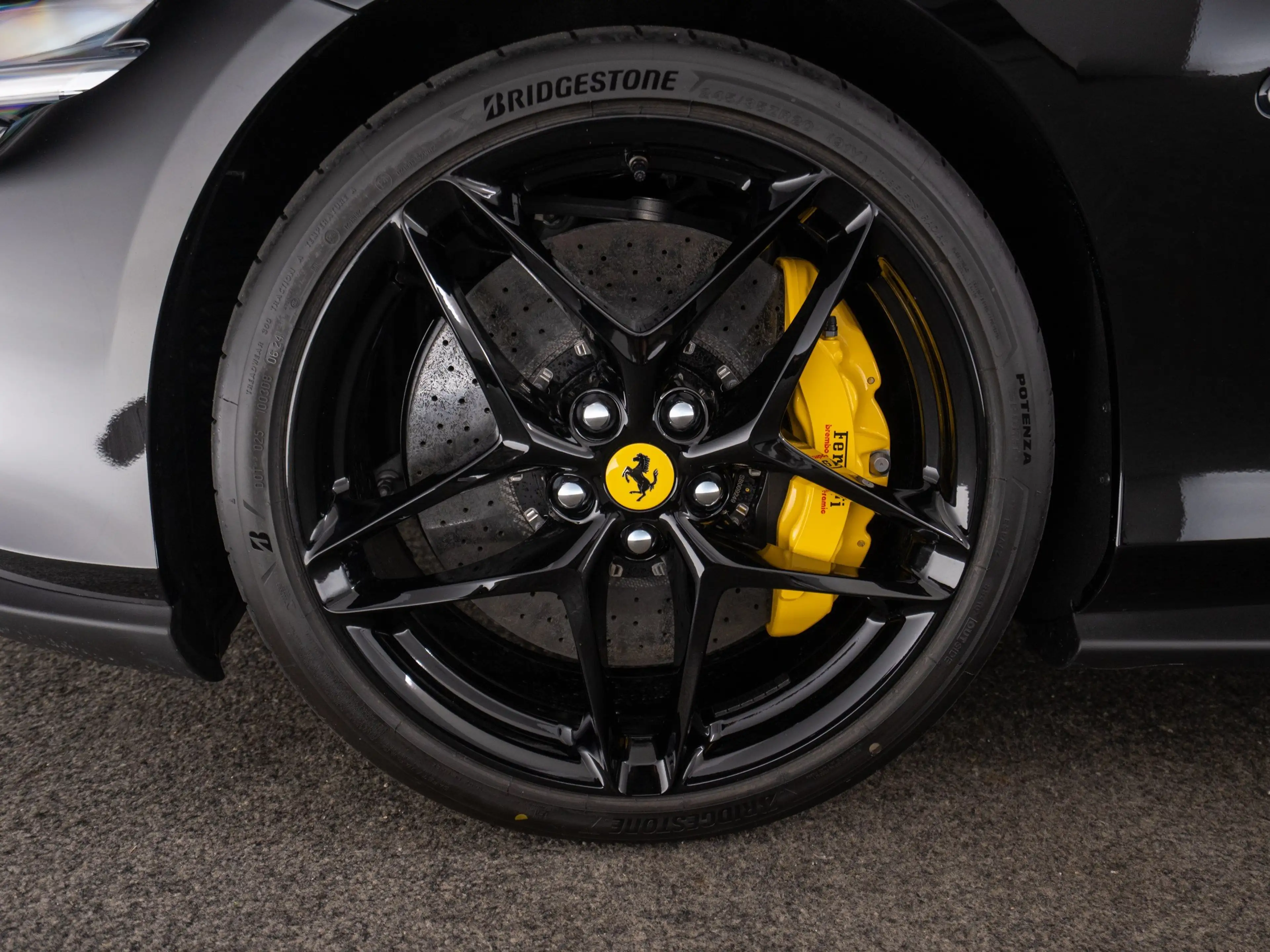 Ferrari Roma Spider FERRARI SINGEN — photo 11