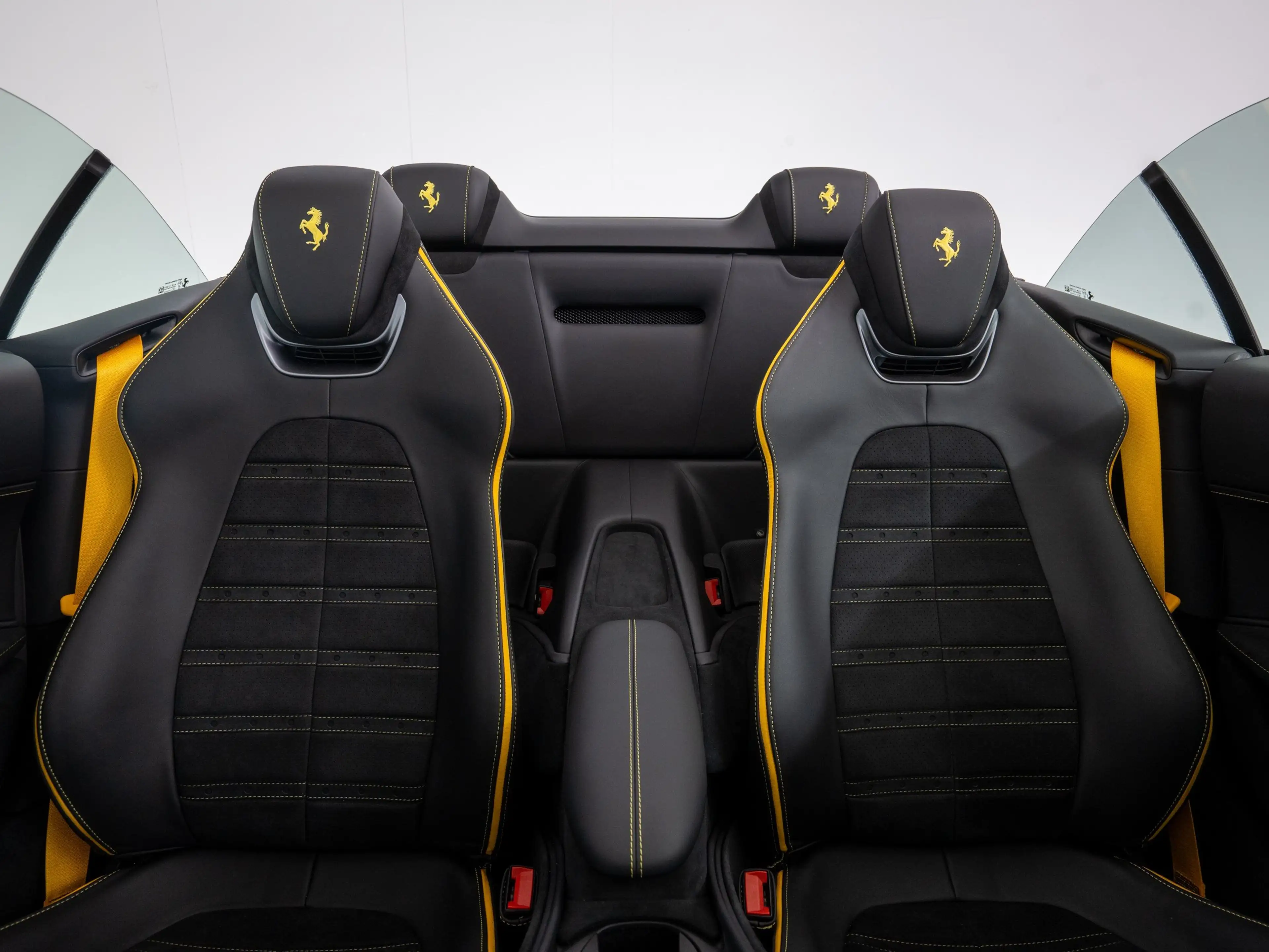 Ferrari Roma Spider FERRARI SINGEN — photo 10