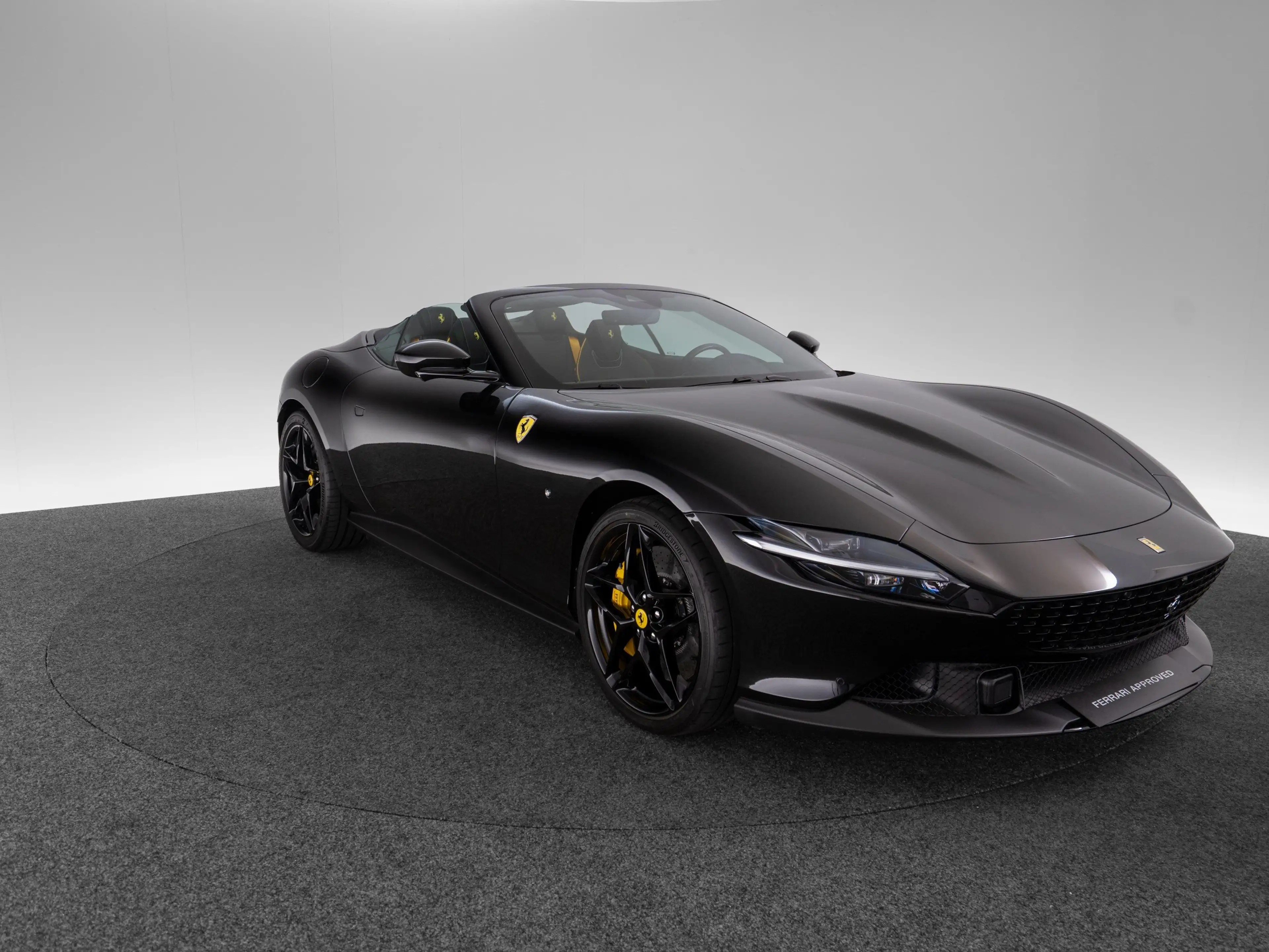 Ferrari Roma Spider FERRARI SINGEN — photo 3