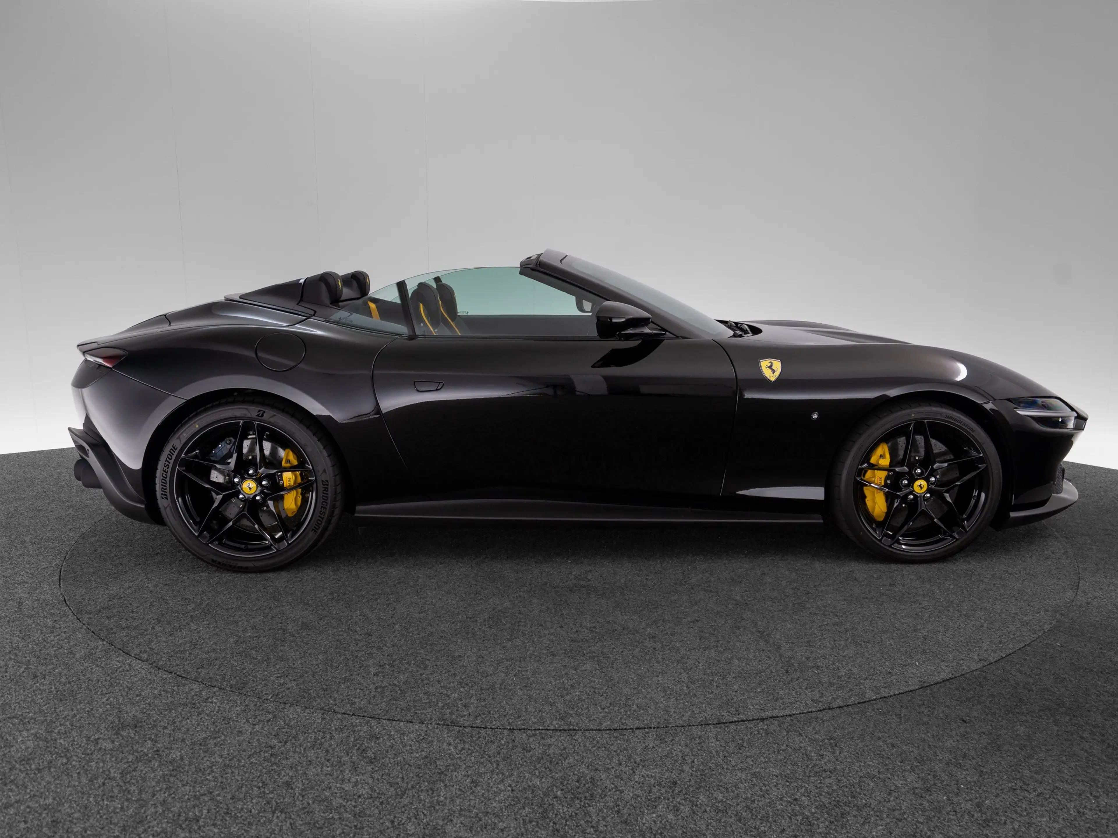 Ferrari Roma Spider FERRARI SINGEN — photo 4