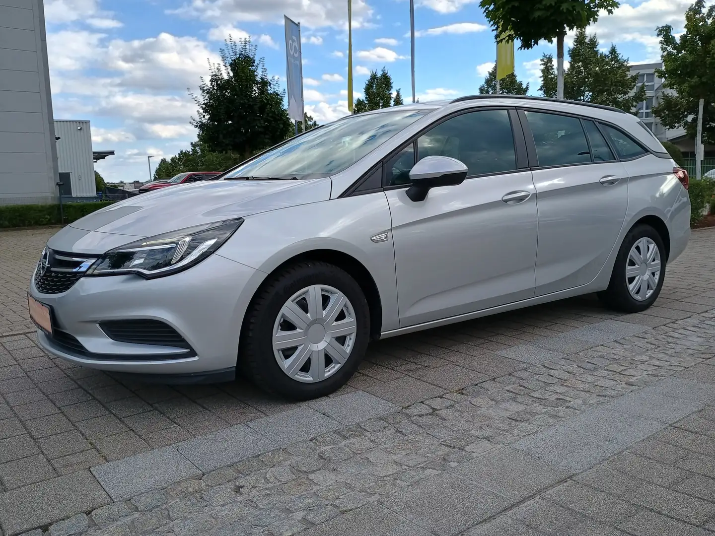Opel Astra 1.6 D Start/Stop Sports Tourer Edition/Navi/1.Hd Silber - 1