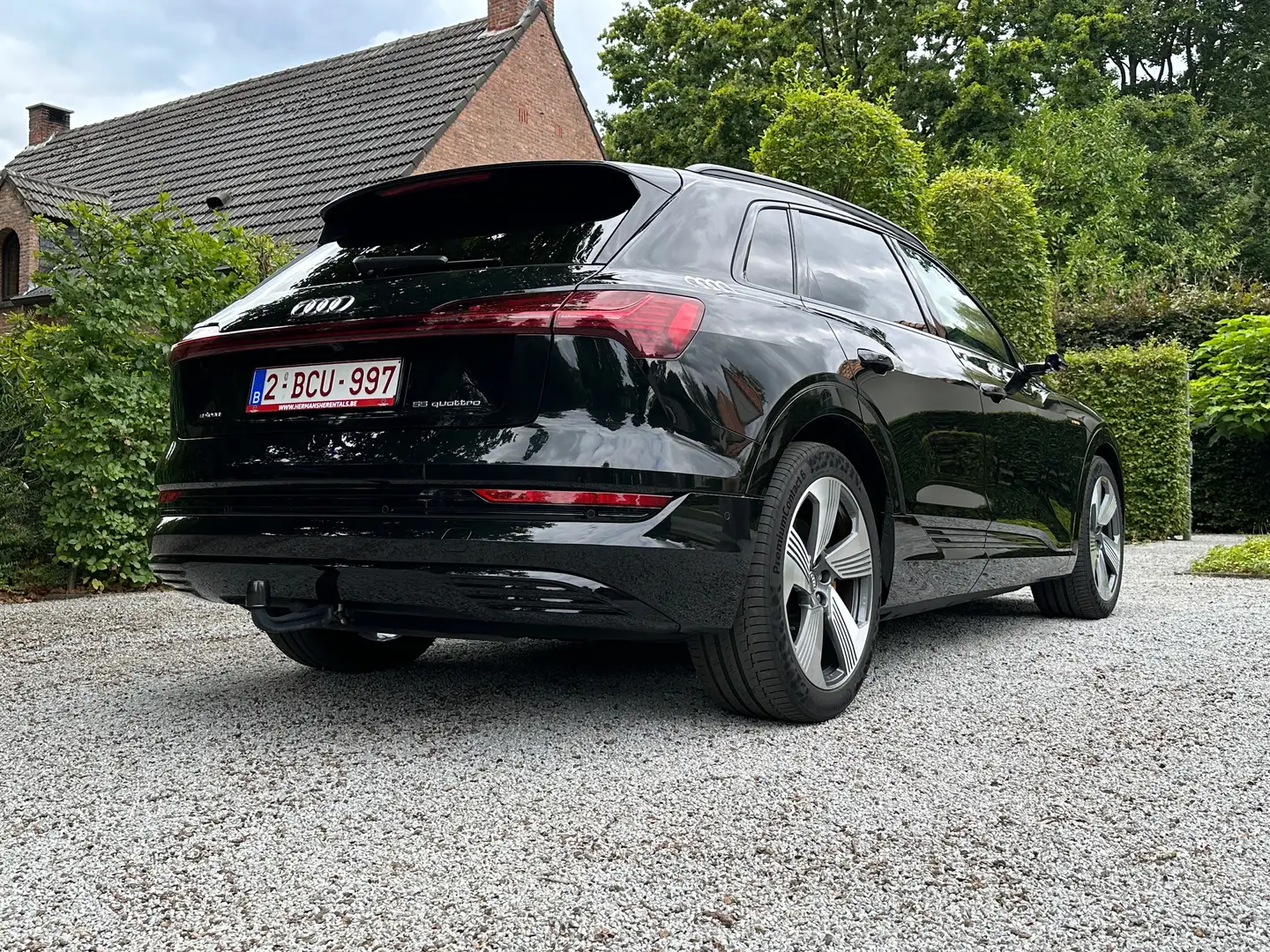 Audi Q8 e-tron 55 quattro MATRIX / PANO / 360° / B&O / 21” Fekete - 2