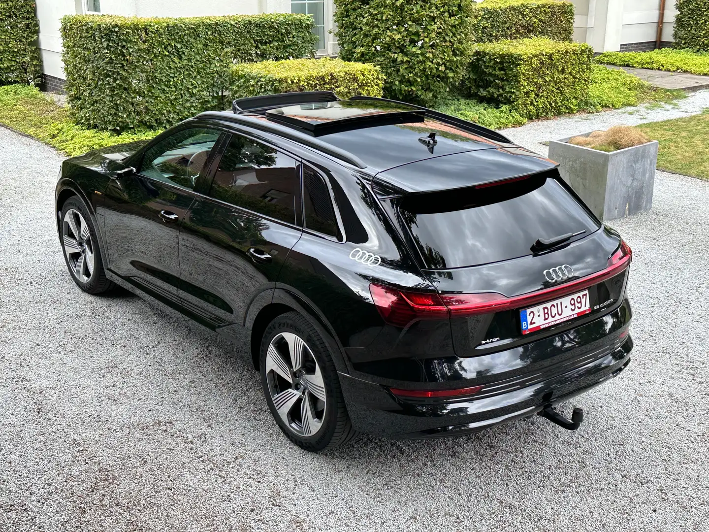 Audi Q8 e-tron 55 quattro MATRIX / PANO / 360° / B&O / 21” Fekete - 1