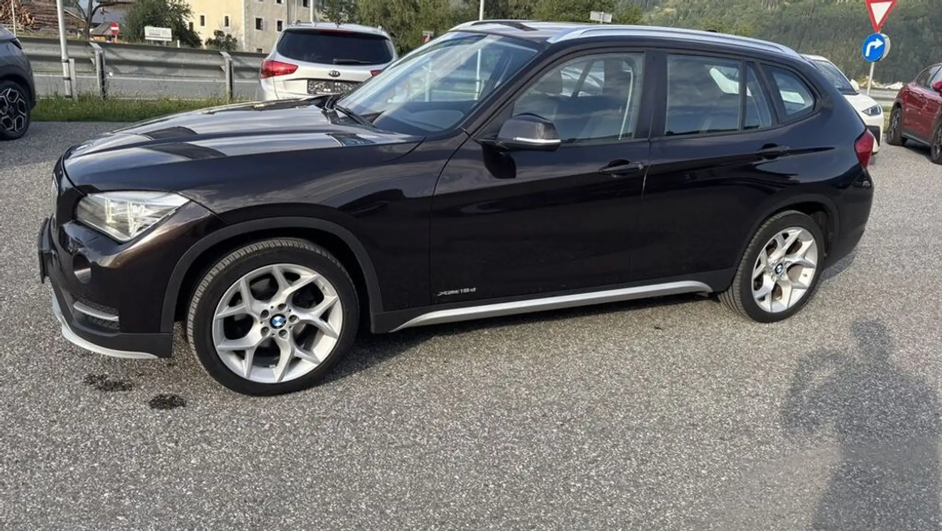 BMW X1 xDrive 18d Braun - 2