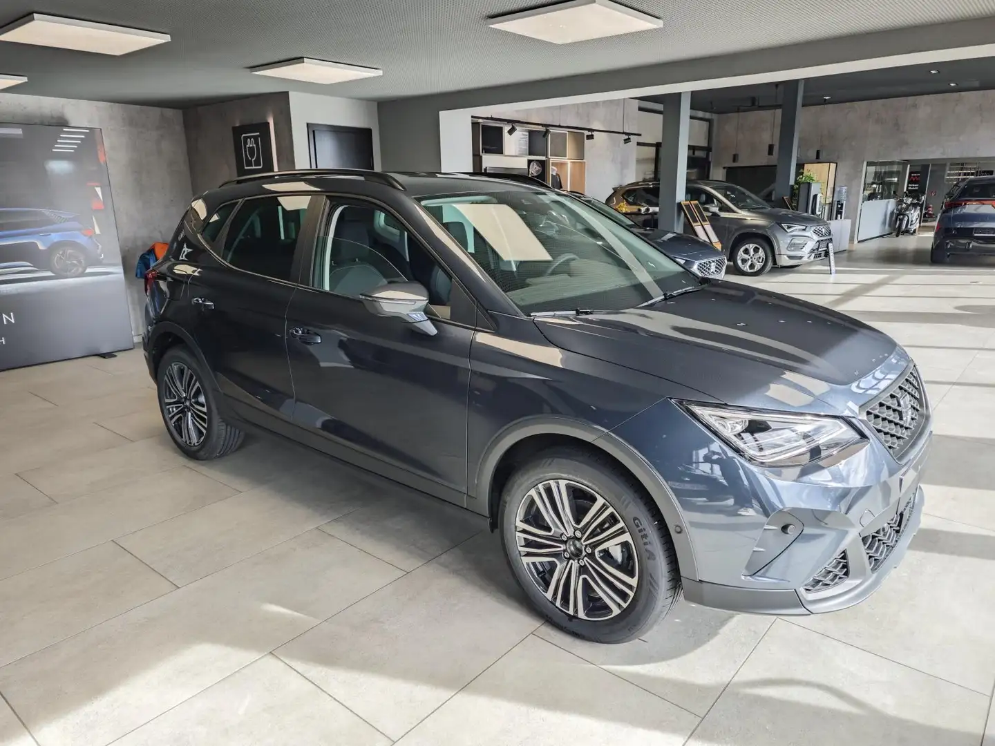 SEAT Arona Road Edition 1.0 TSI DSG | ABVERKAUF - nur 2 Fzg Grigio - 2
