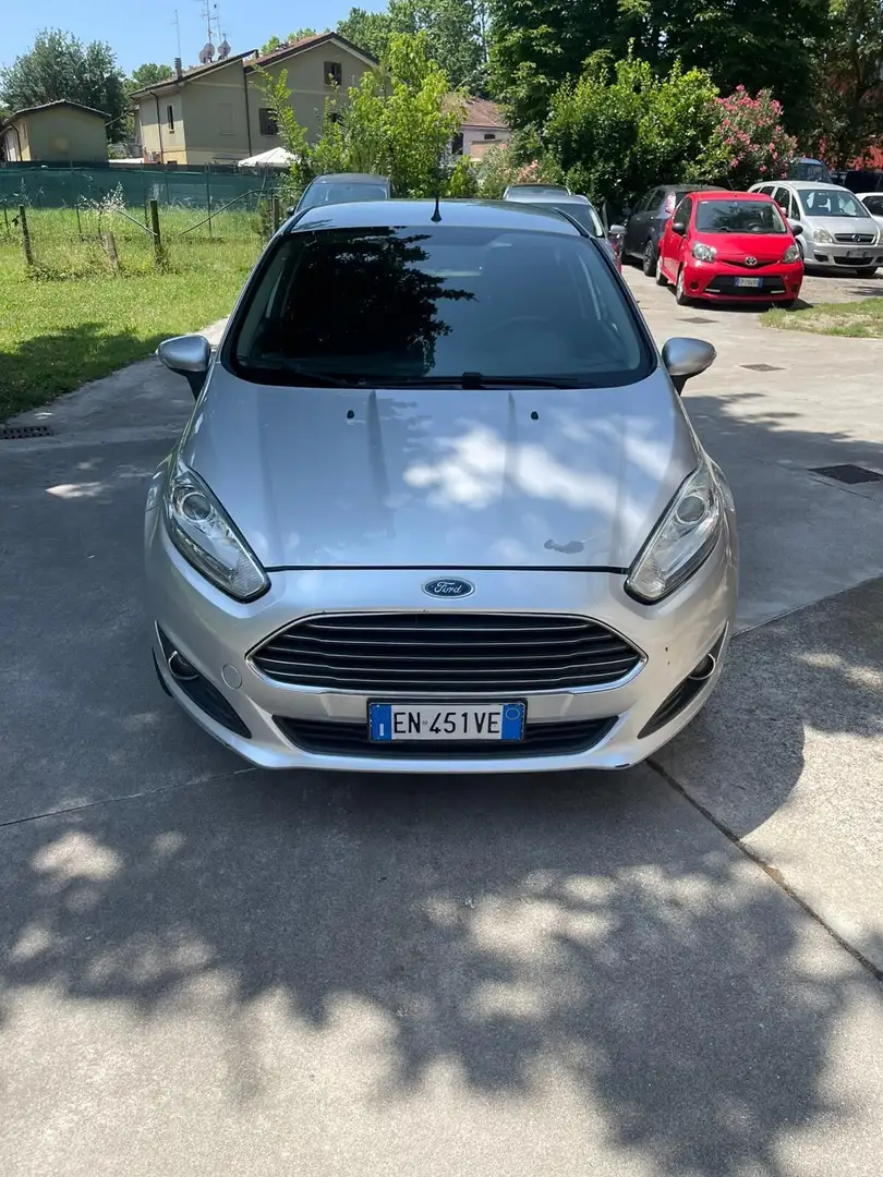 Ford Fiesta 1.4 5 porte Bz.- GPL Titanium Argento - 1