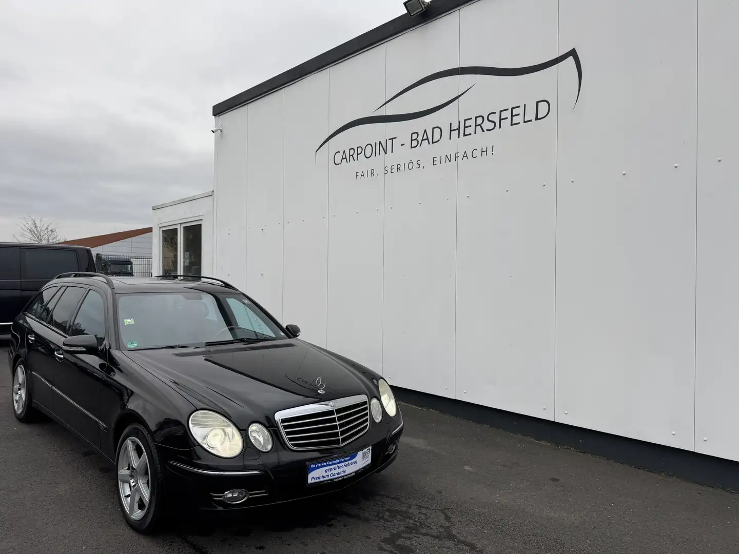 Mercedes-Benz E 320 T CDI 4Matic| STANDHEIZUNG| LUFTFAHR.| SHZ Schwarz - 1