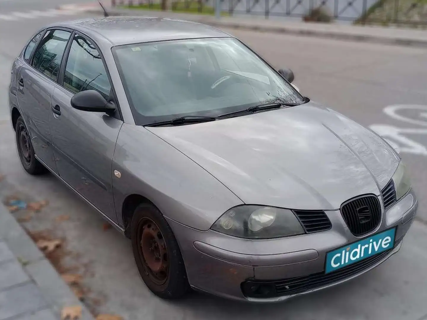 SEAT Ibiza 1.2 12v 70cv Reference Gris - 2